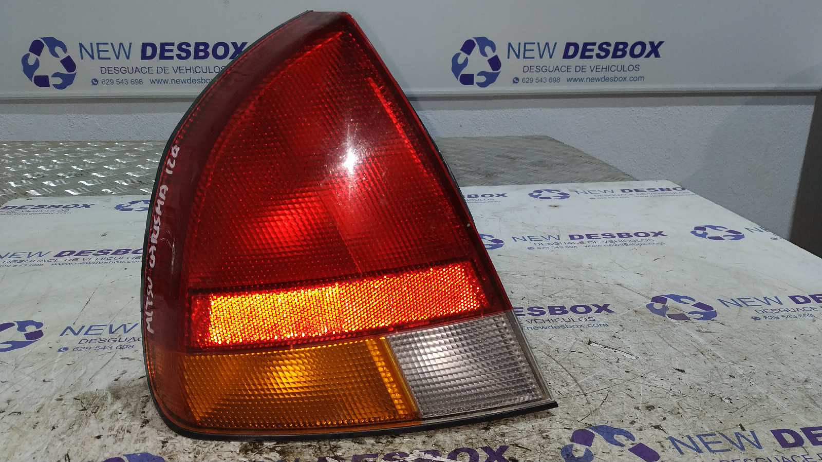 PILOTO TRASERO IZQUIERDO MITSUBISHI CARISMA BERLINA 4 (DA0)