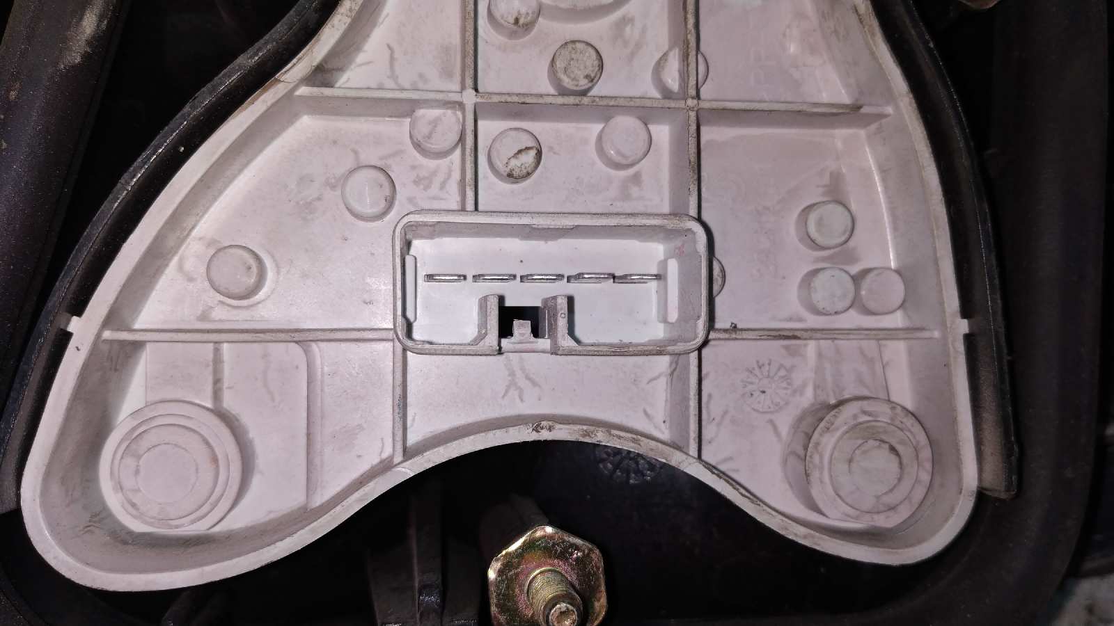 PILOTO TRASERO IZQUIERDO MITSUBISHI CARISMA BERLINA 4 (DA0) - vista 2