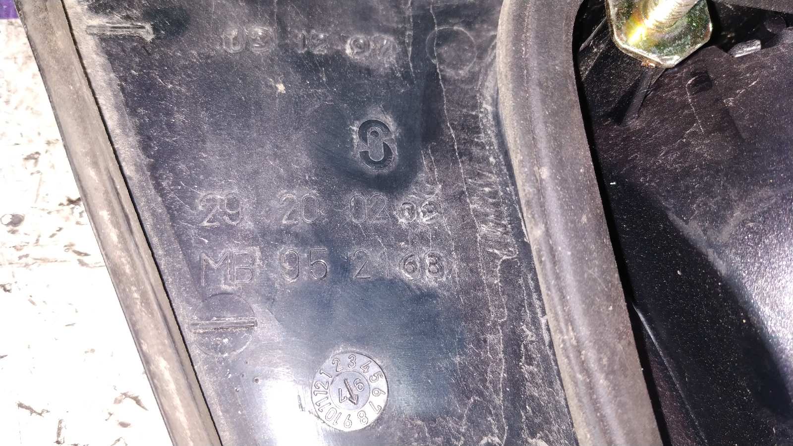 PILOTO PORTON DERECHO MITSUBISHI CARISMA BERLINA 4 (DA0) - vista 3