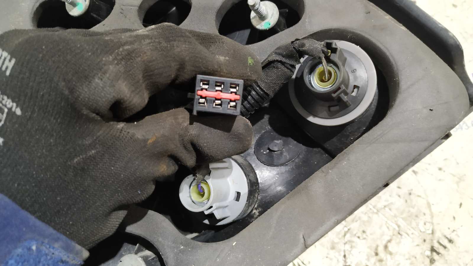 PILOTO TRASERO DERECHO CHRYSLER NEON (PL) - vista 4