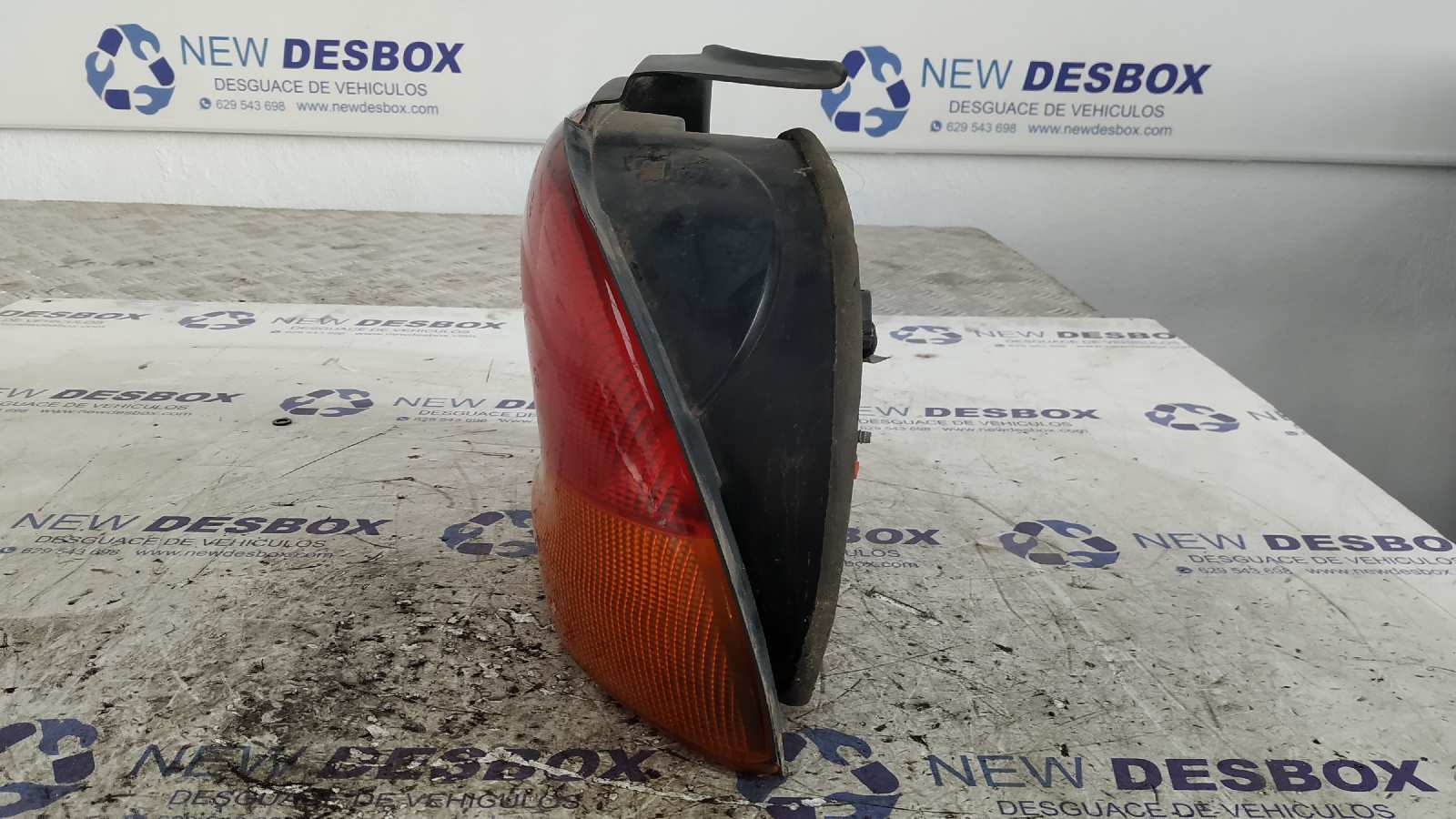 PILOTO TRASERO DERECHO CHRYSLER NEON (PL) - vista 2