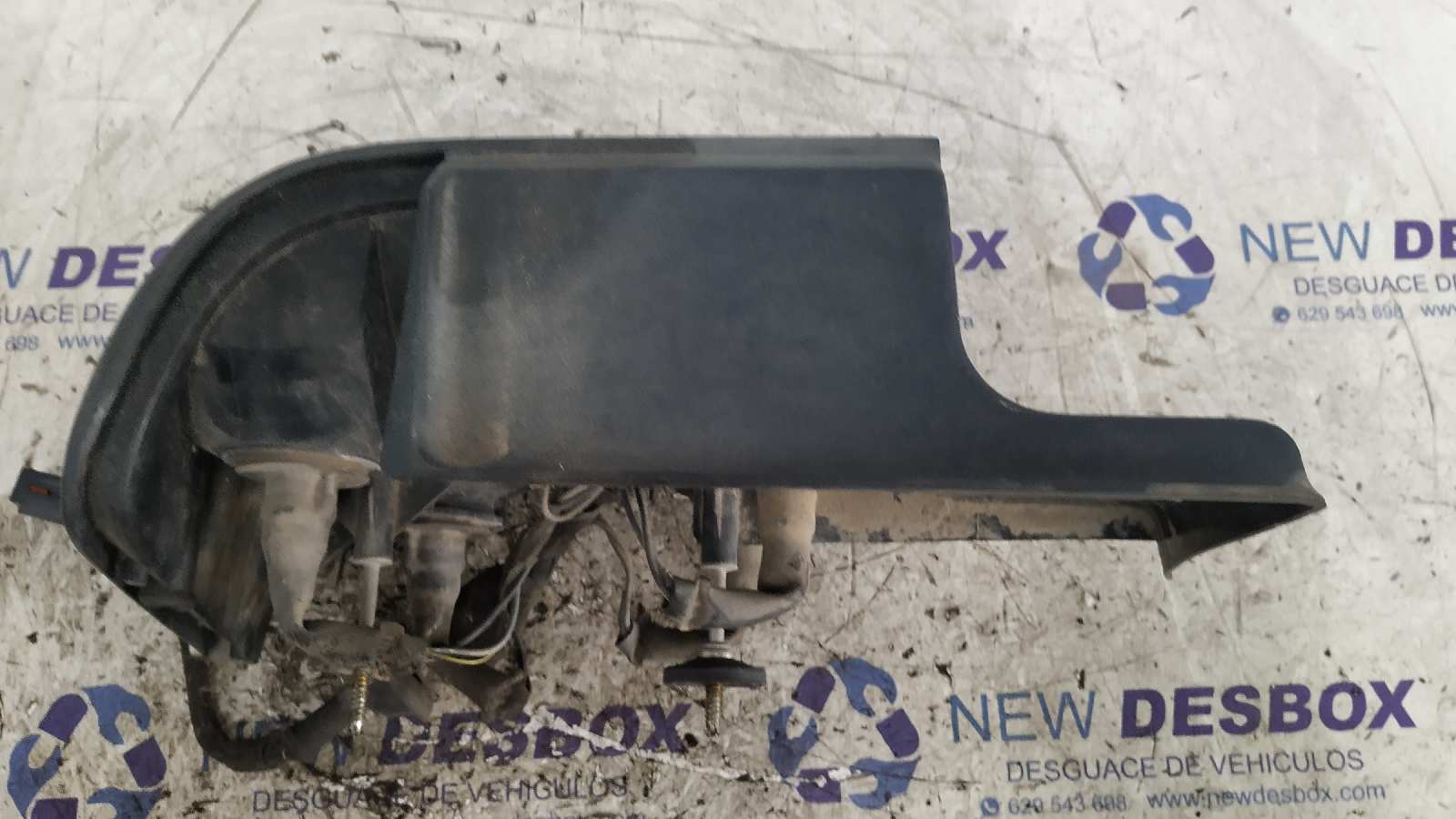 PILOTO TRASERO DERECHO CHRYSLER SARATOGA 2.5 - vista 4