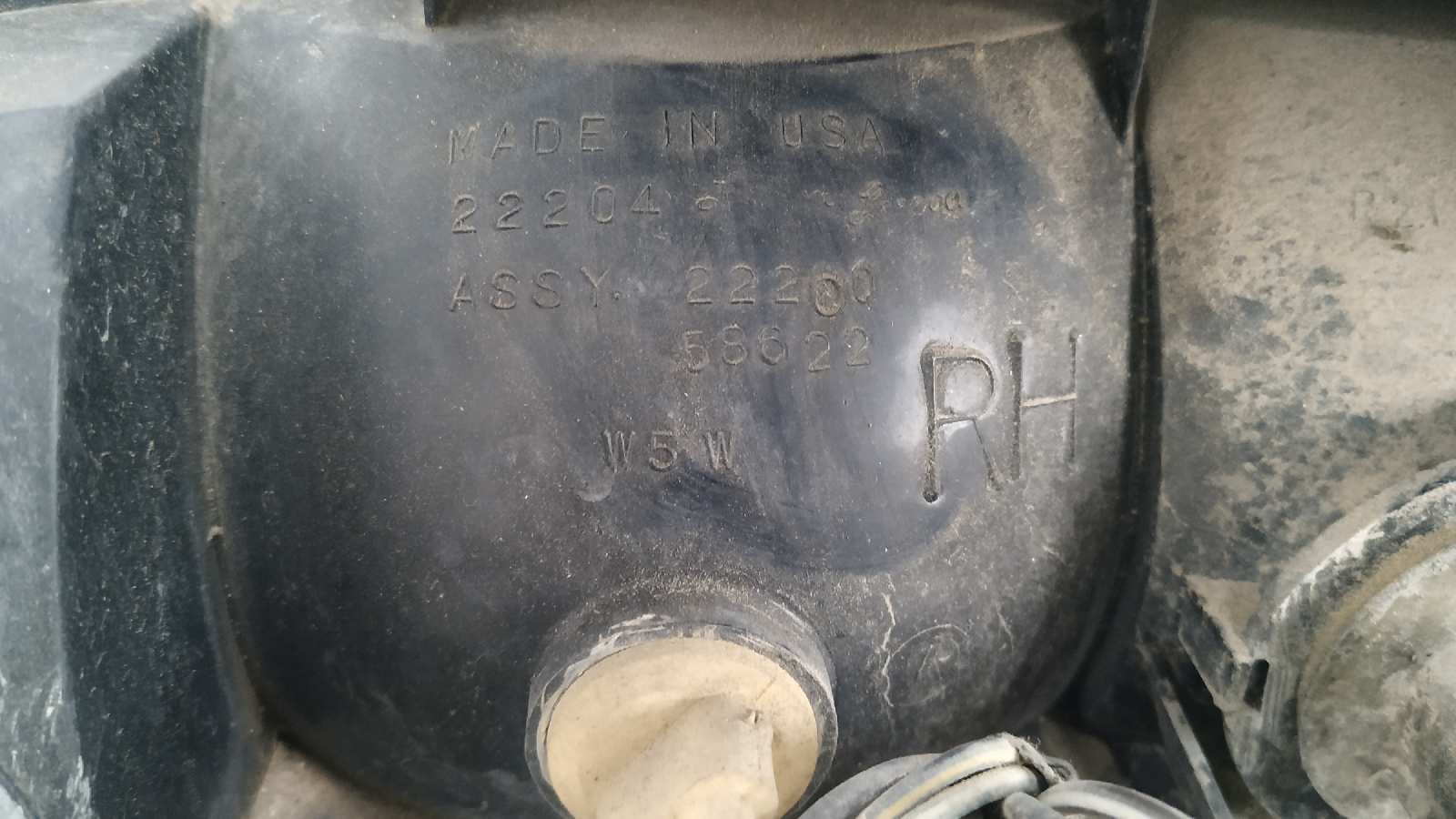 PILOTO TRASERO DERECHO CHRYSLER SARATOGA 2.5 - vista 2