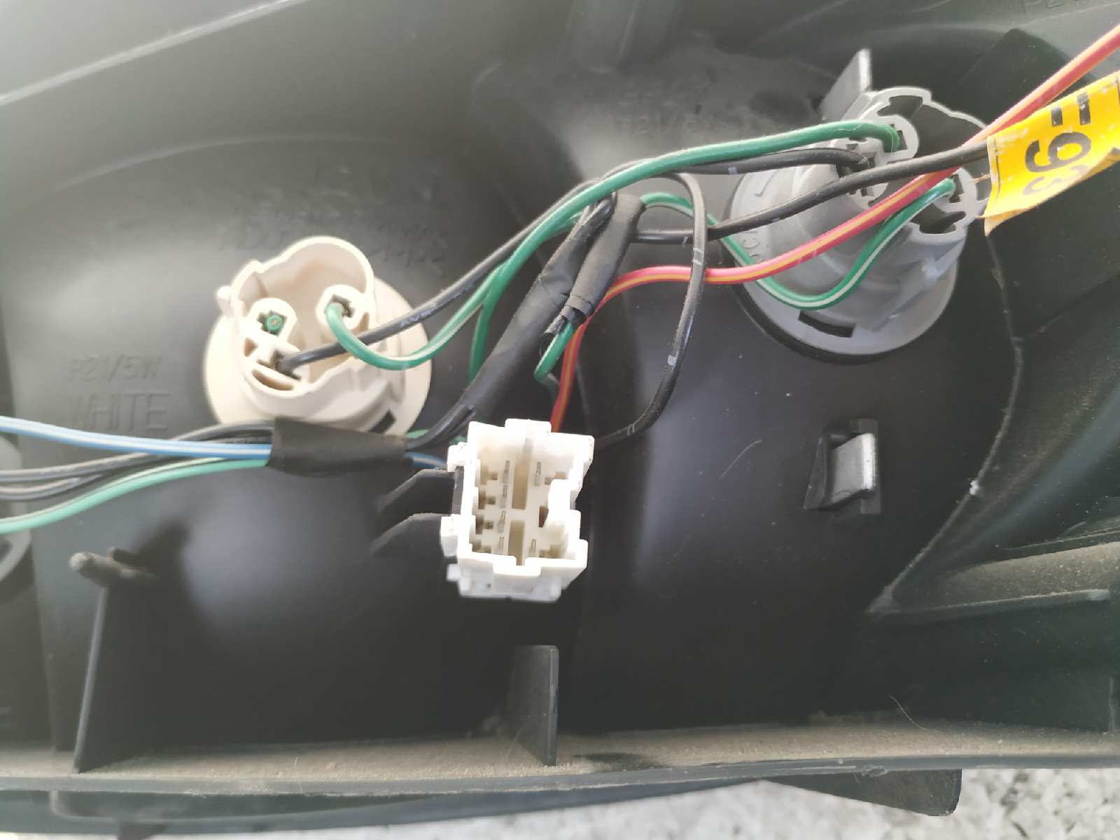 PILOTO TRASERO IZQUIERDO HYUNDAI LANTRA BERLINA (RD) - vista 4