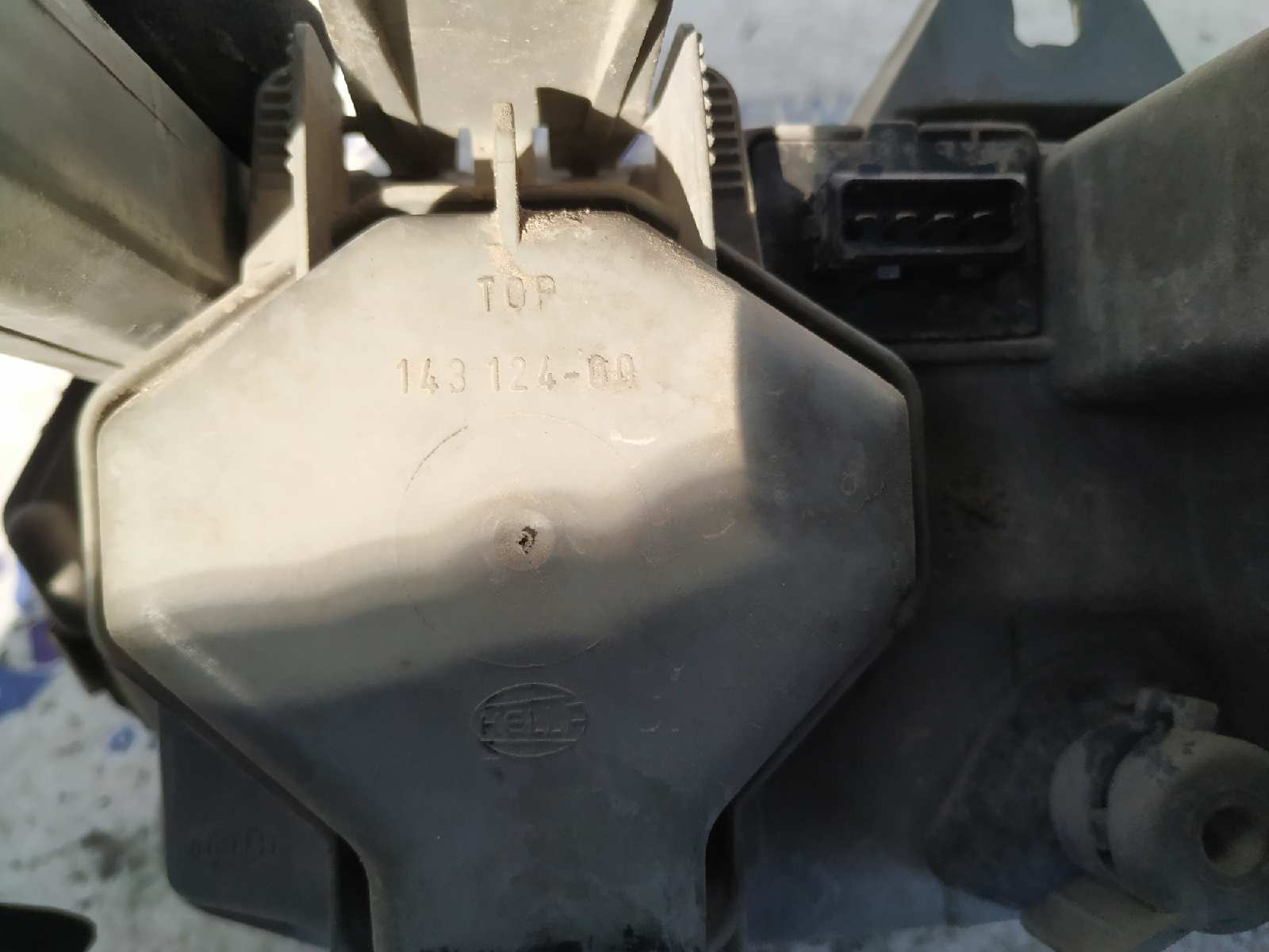 FARO DERECHO ALFA ROMEO 145 - vista 2