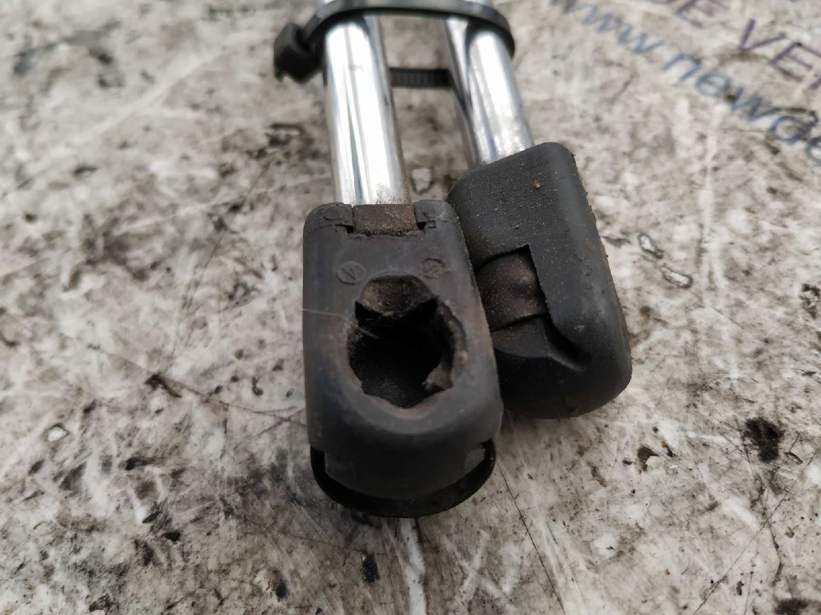 AMORTIGUADORES MALETERO / PORTON HYUNDAI ACCENT (LC) - vista 2