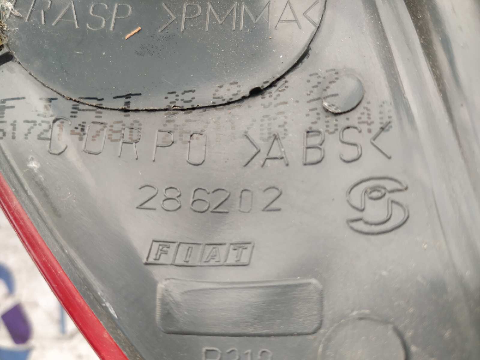 PILOTO TRASERO DERECHO FIAT PUNTO BERLINA (188) - vista 2