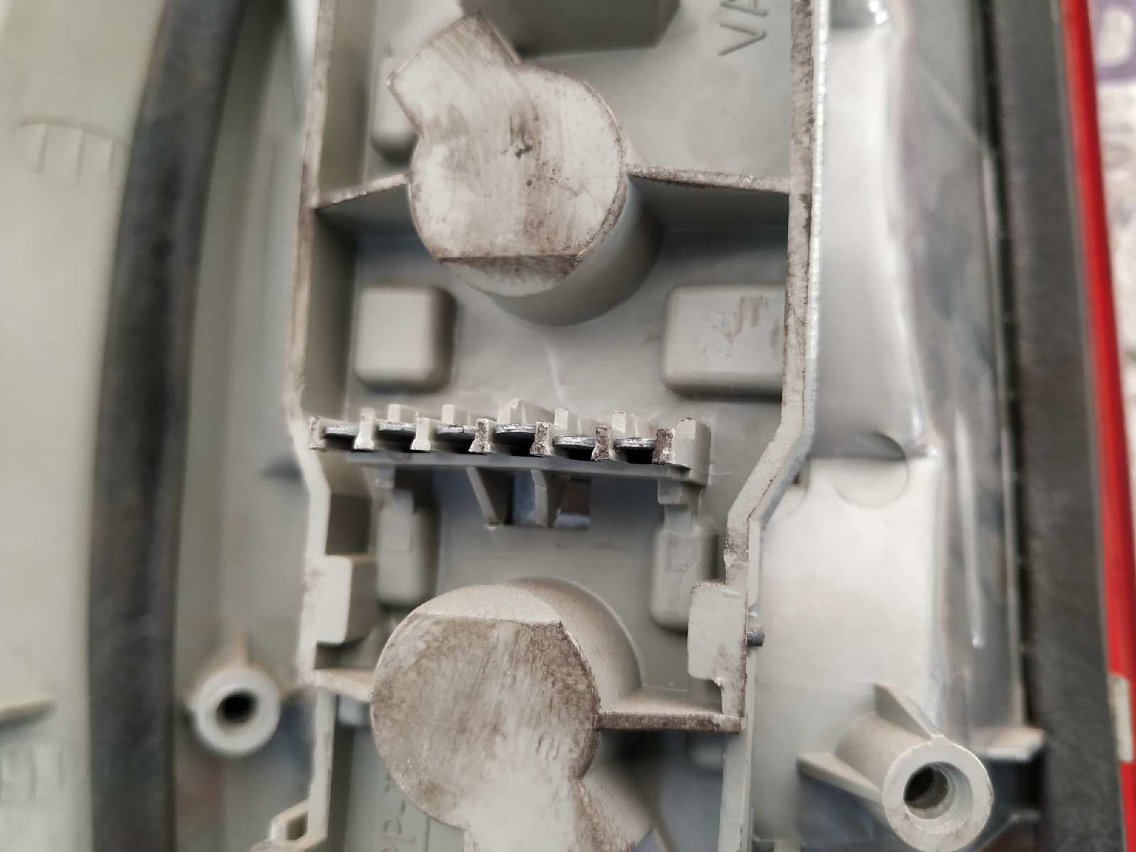 PILOTO TRASERO DERECHO OPEL CORSA B - vista 2