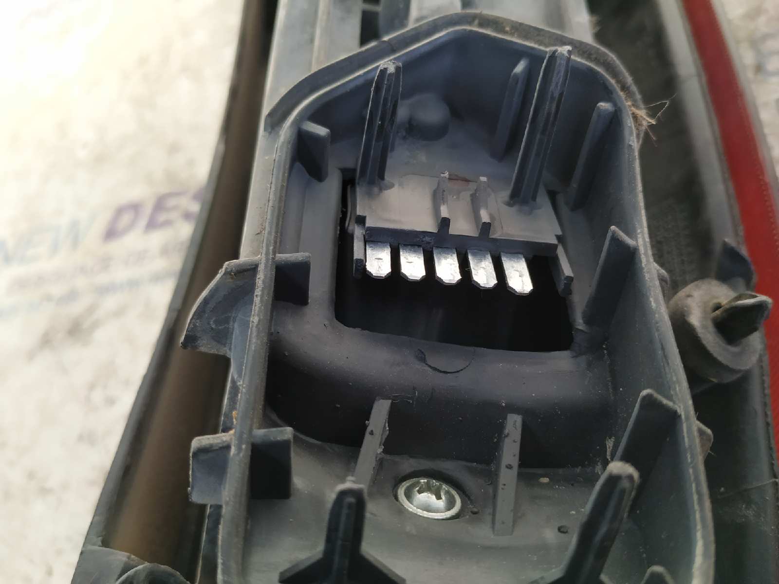 PILOTO TRASERO IZQUIERDO OPEL CORSA C - vista 3