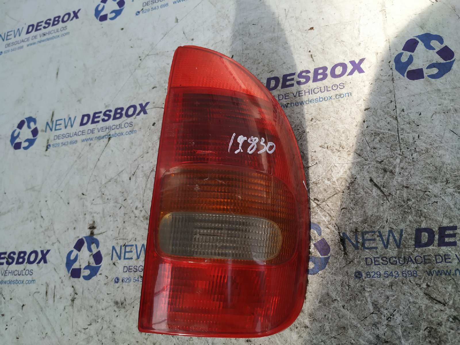 PILOTO TRASERO DERECHO OPEL CORSA B