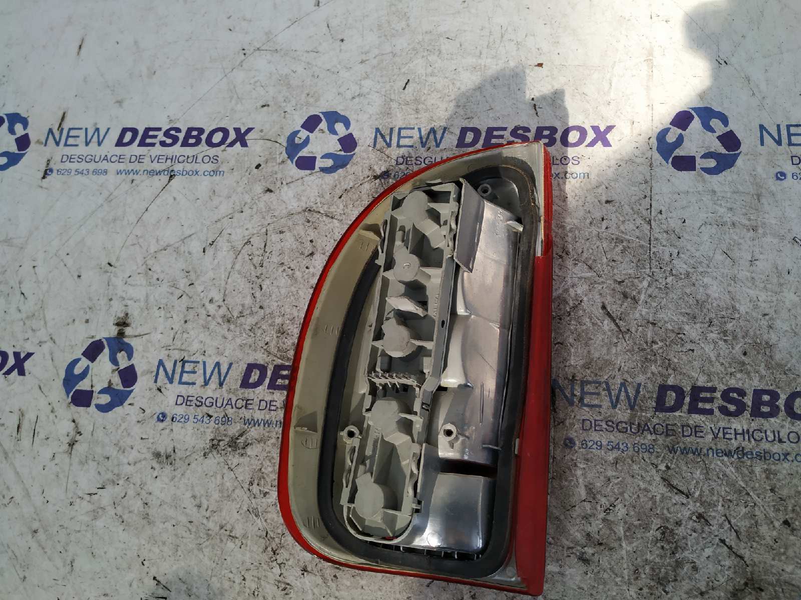 PILOTO TRASERO DERECHO OPEL CORSA B - vista 2