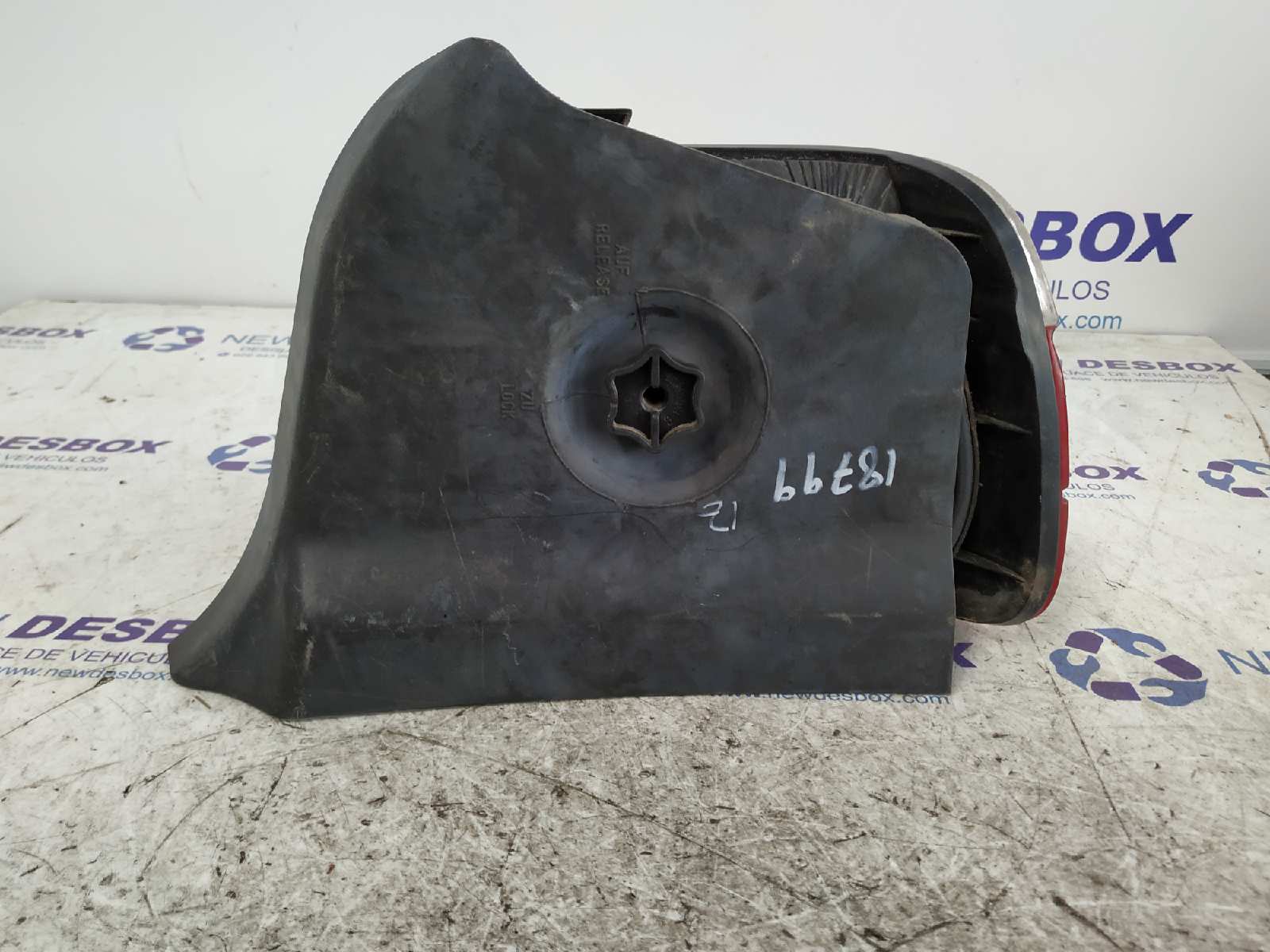 PILOTO TRASERO IZQUIERDO BMW SERIE 3 COUPE (E36) - vista 2