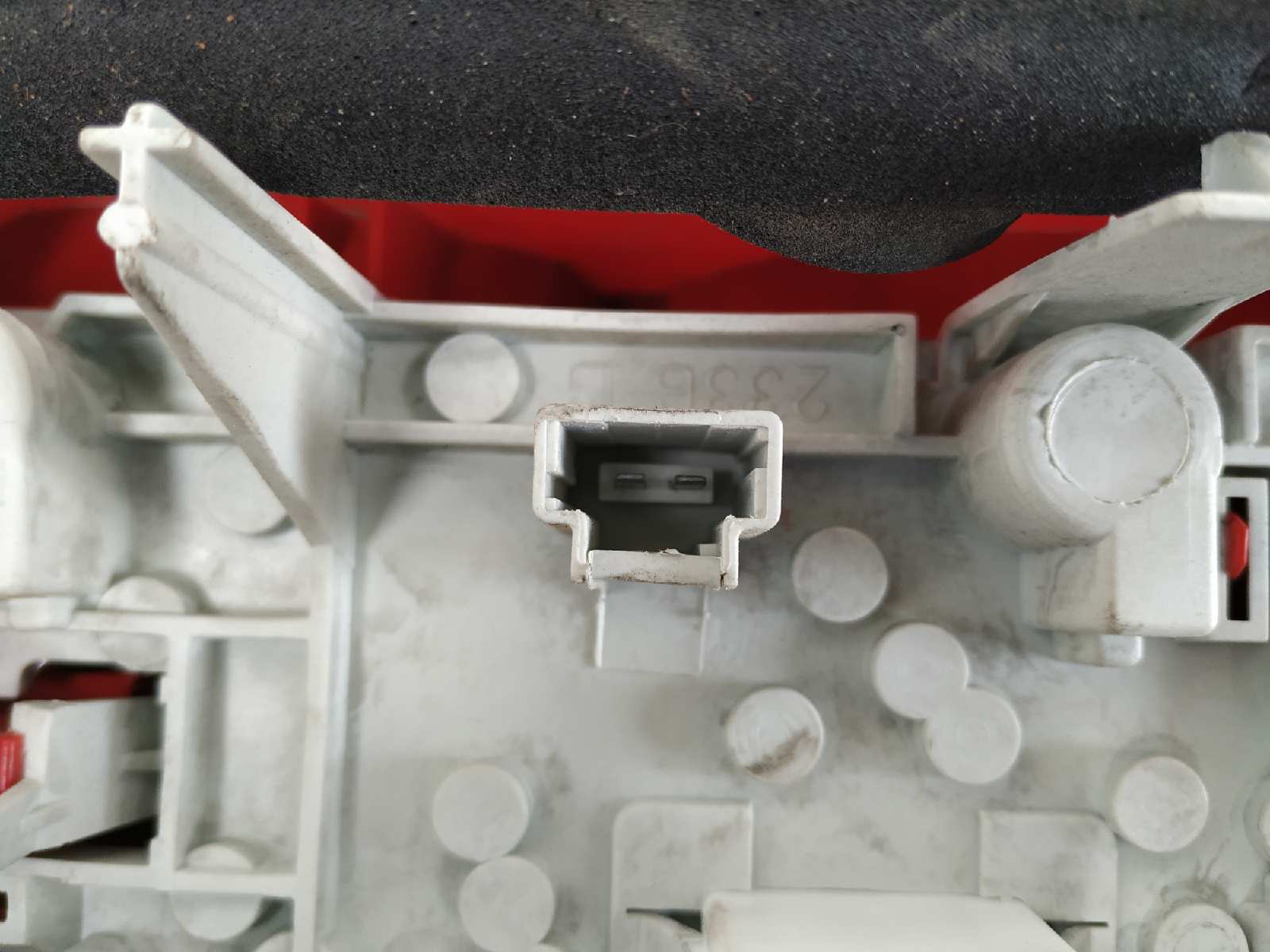 PILOTO TRASERO IZQUIERDO PEUGEOT 406 BERLINA (S1/S2) - vista 2