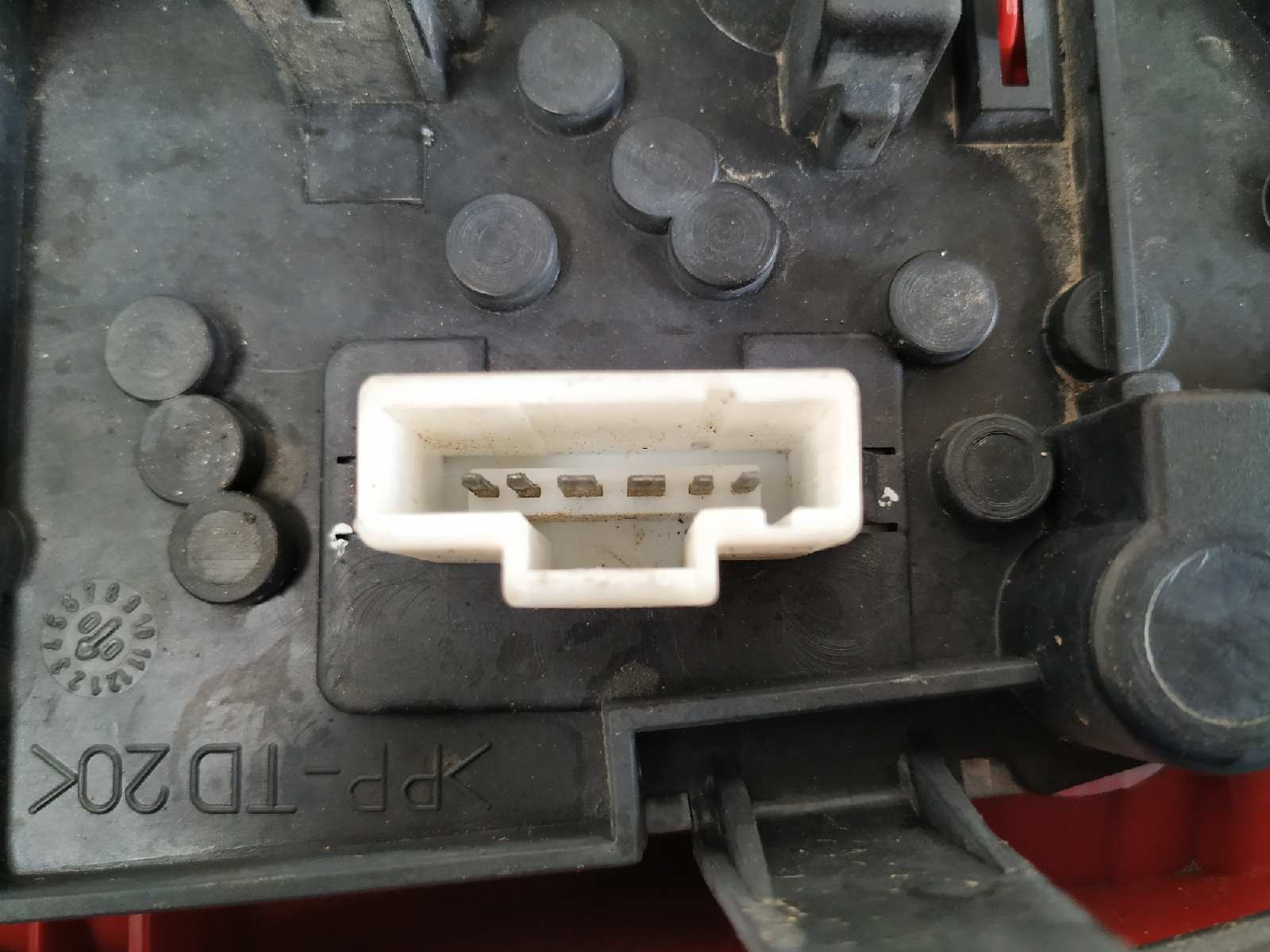 PILOTO TRASERO IZQUIERDO PEUGEOT 406 BERLINA (S1/S2) - vista 3