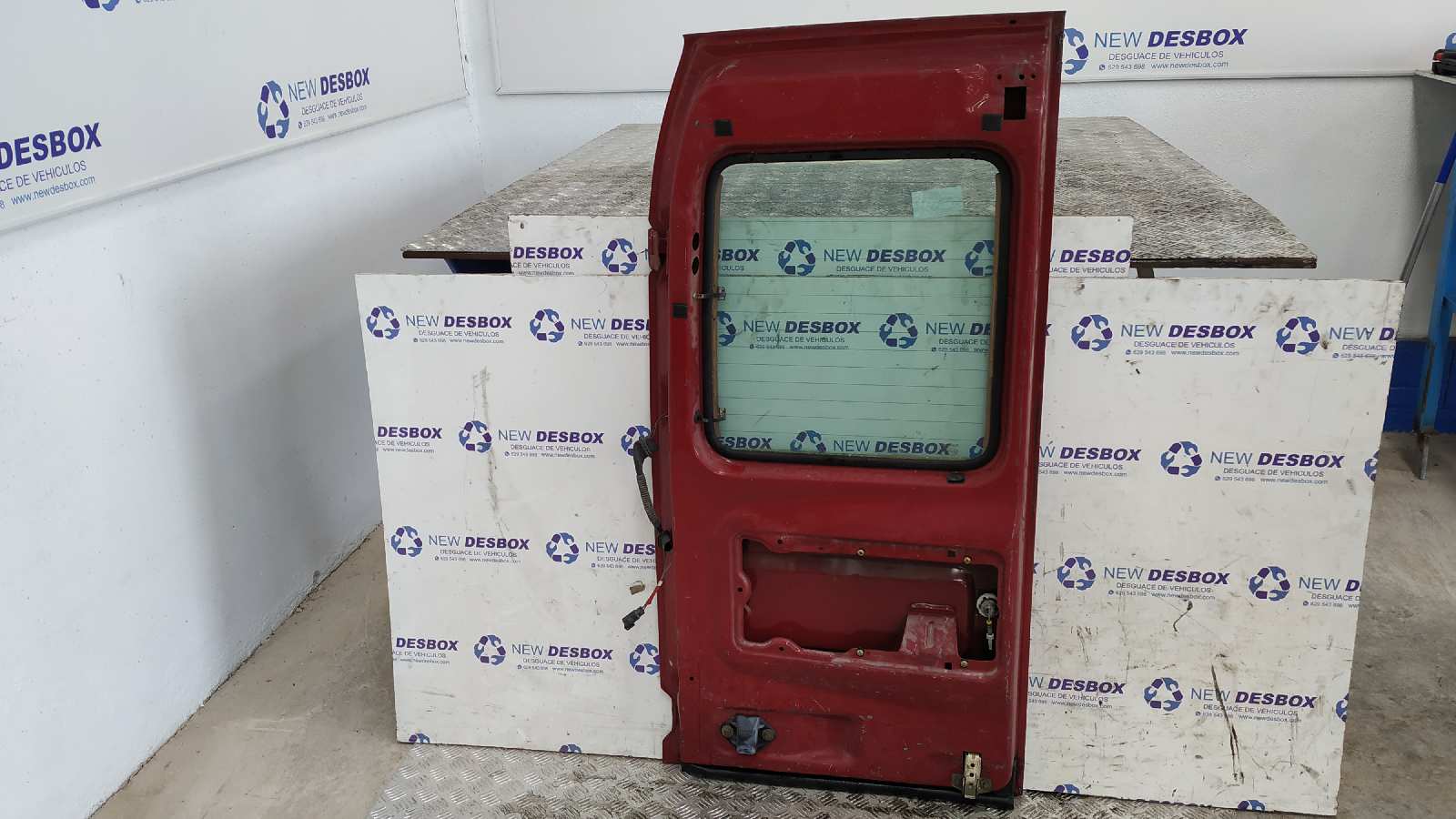 PUERTA TRASERA DERECHA FORD FIESTA COURIER - vista 3