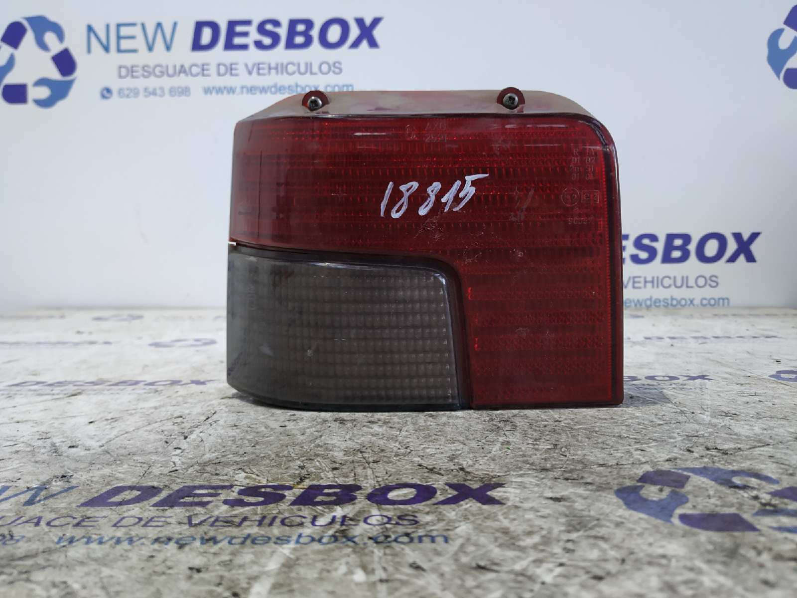 PILOTO TRASERO IZQUIERDO PEUGEOT 205 BERLINA