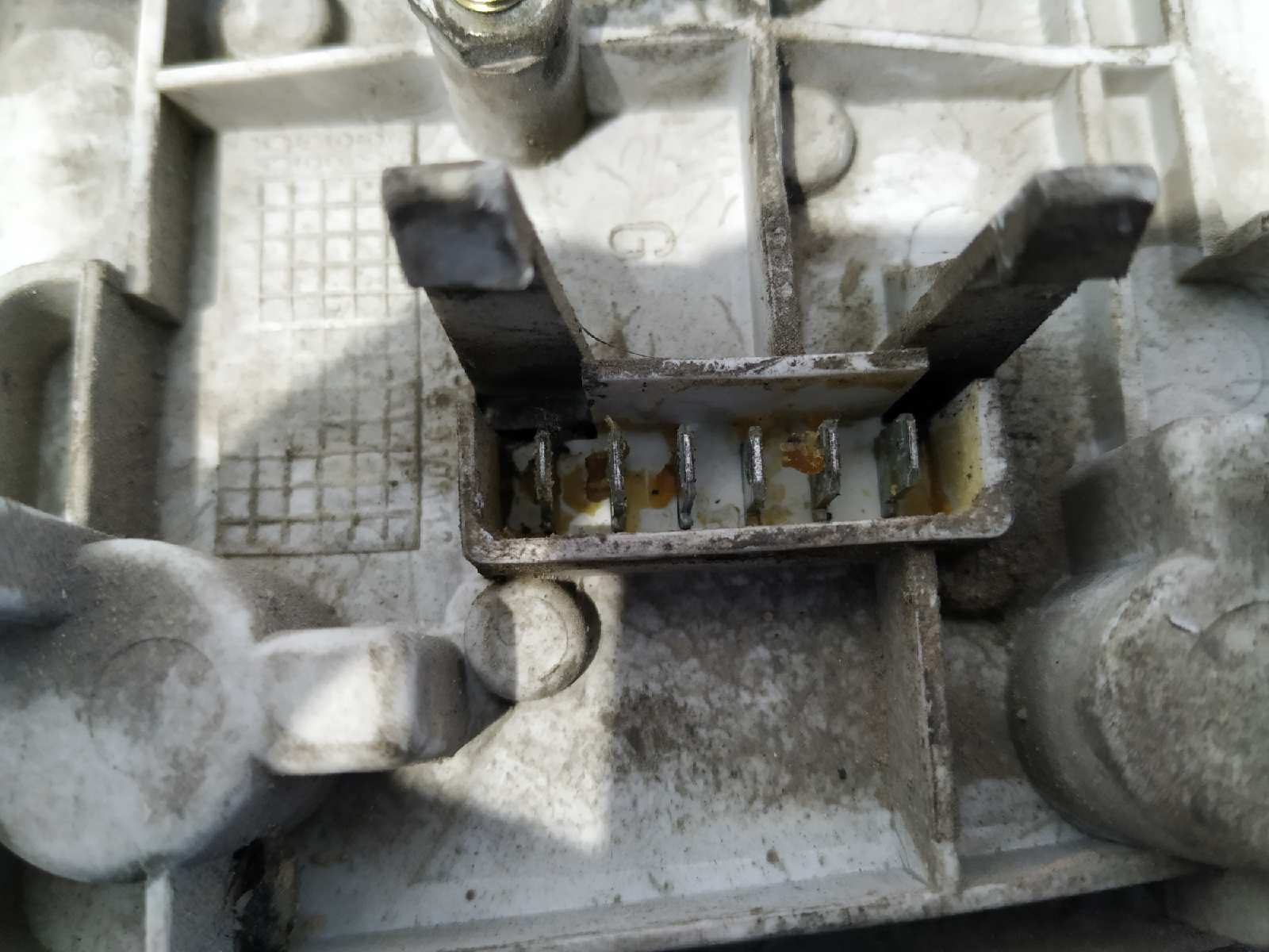 PILOTO TRASERO IZQUIERDO PEUGEOT 205 BERLINA - vista 3