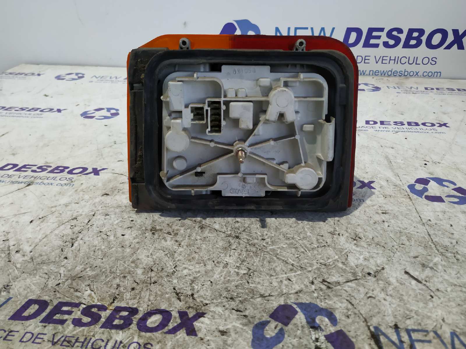 PILOTO TRASERO DERECHO PEUGEOT 205 BERLINA - vista 4