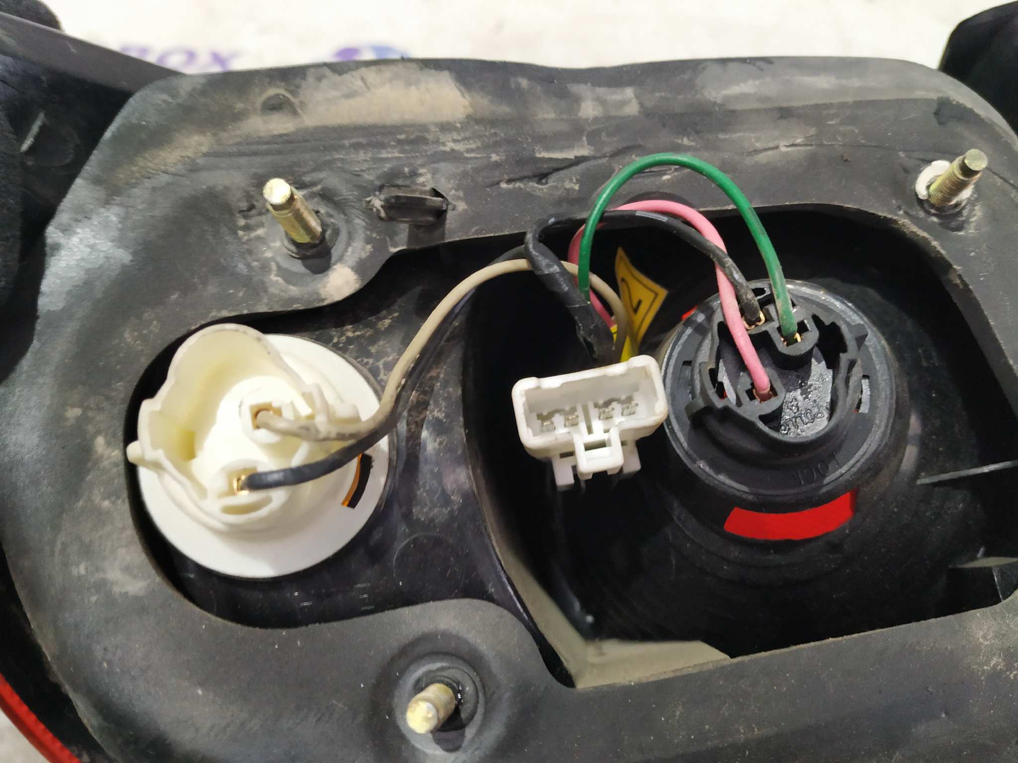 PILOTO TRASERO DERECHO HYUNDAI ELANTRA (XD) - vista 2