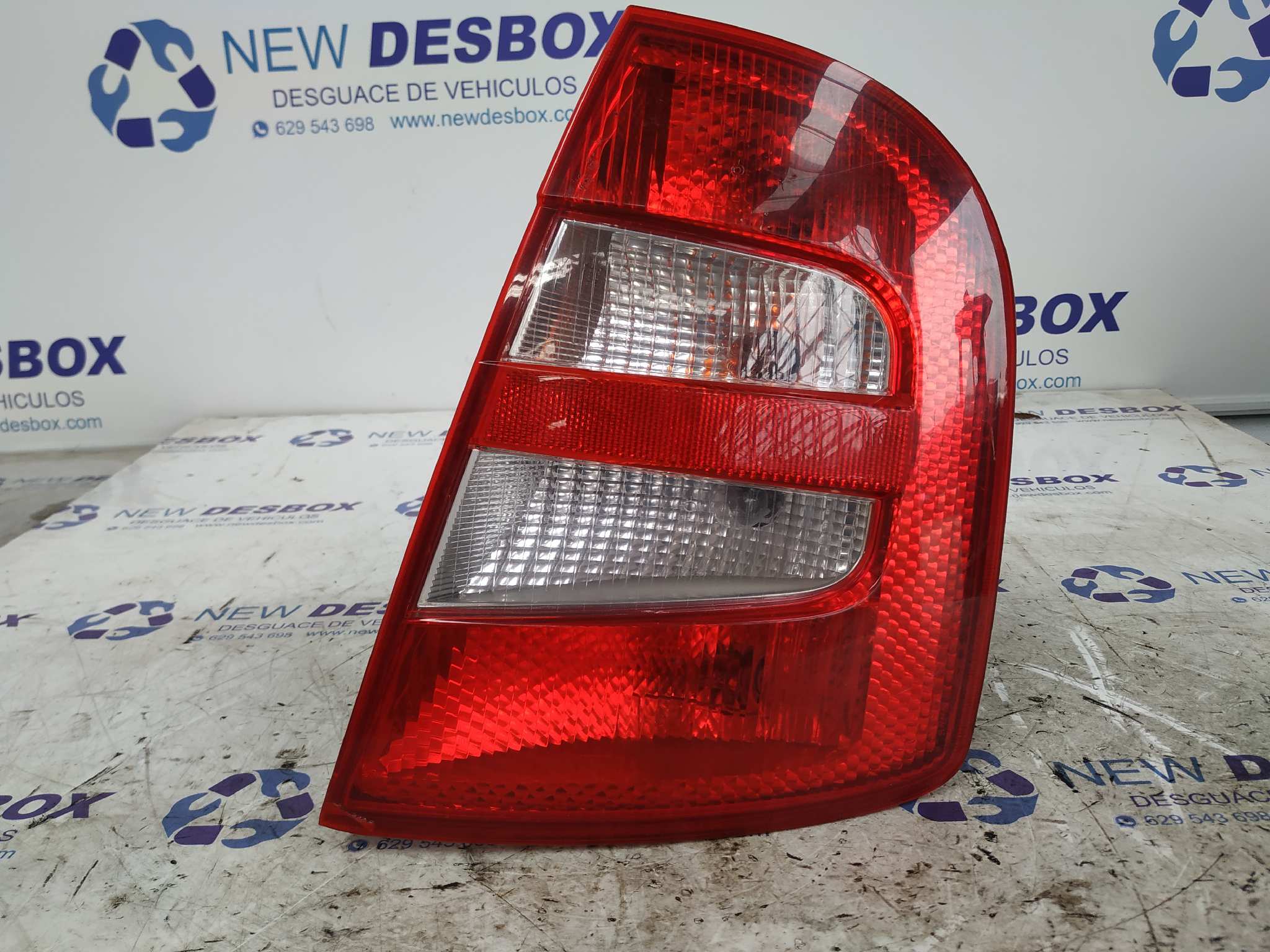 PILOTO TRASERO DERECHO SKODA FABIA FAMILIAR (6Y5)