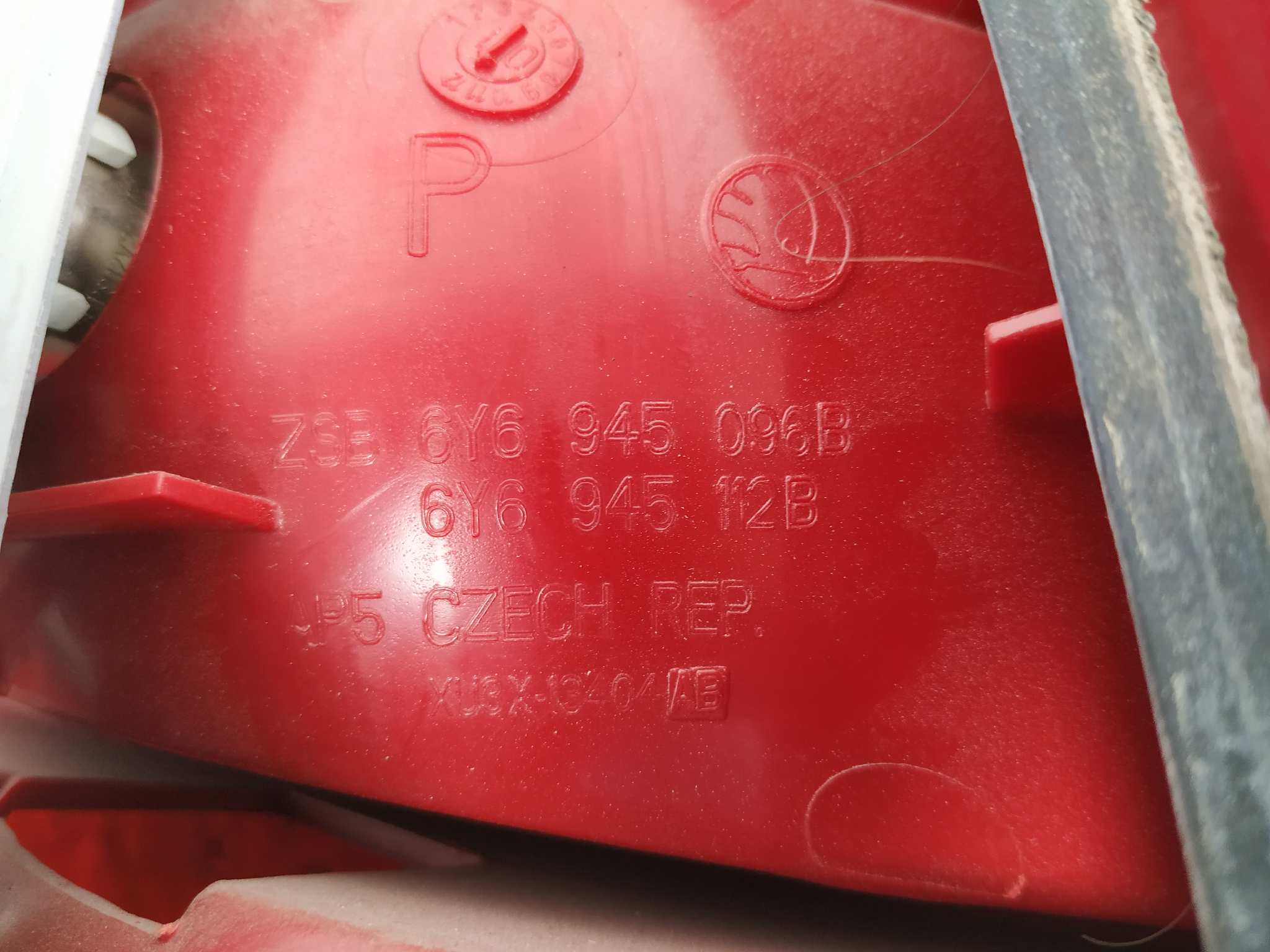 PILOTO TRASERO DERECHO SKODA FABIA FAMILIAR (6Y5) - vista 2