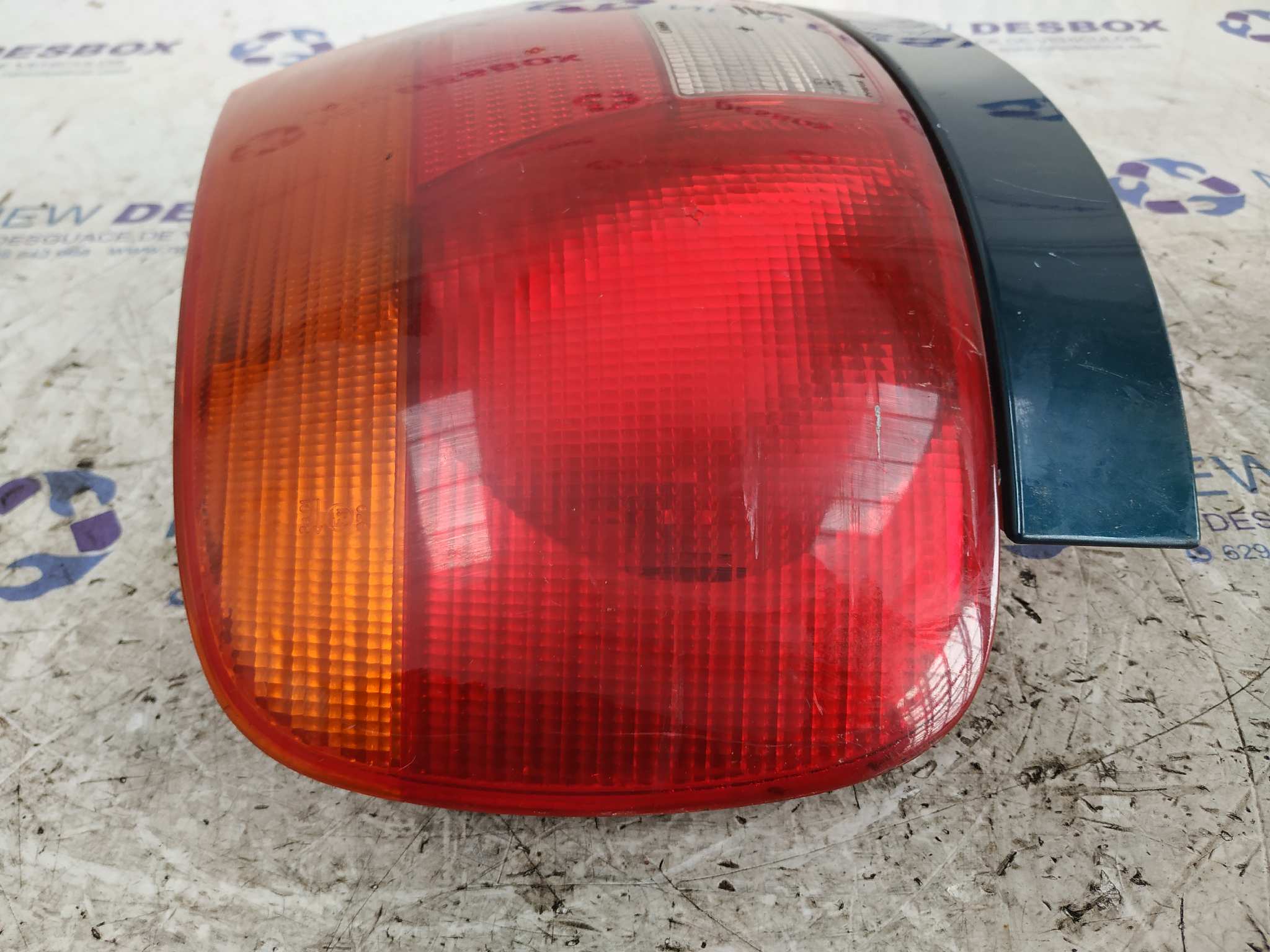 PILOTO TRASERO IZQUIERDO AUDI A4 BERLINA (B5) - vista 2