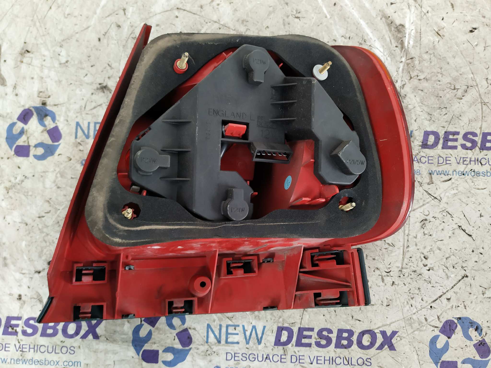 PILOTO TRASERO IZQUIERDO AUDI A4 BERLINA (B5) - vista 3