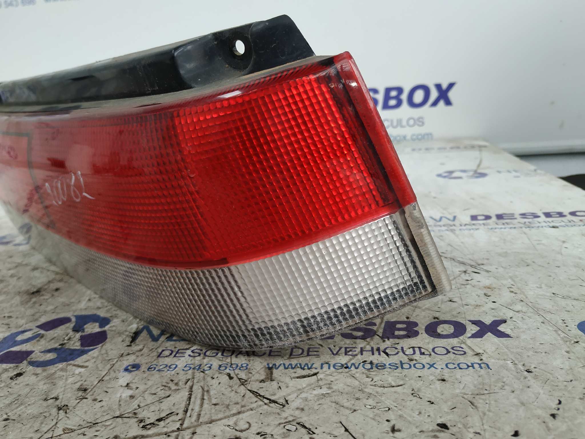 PILOTO TRASERO DERECHO SUZUKI SWIFT SF BERLINA (EA) - vista 2