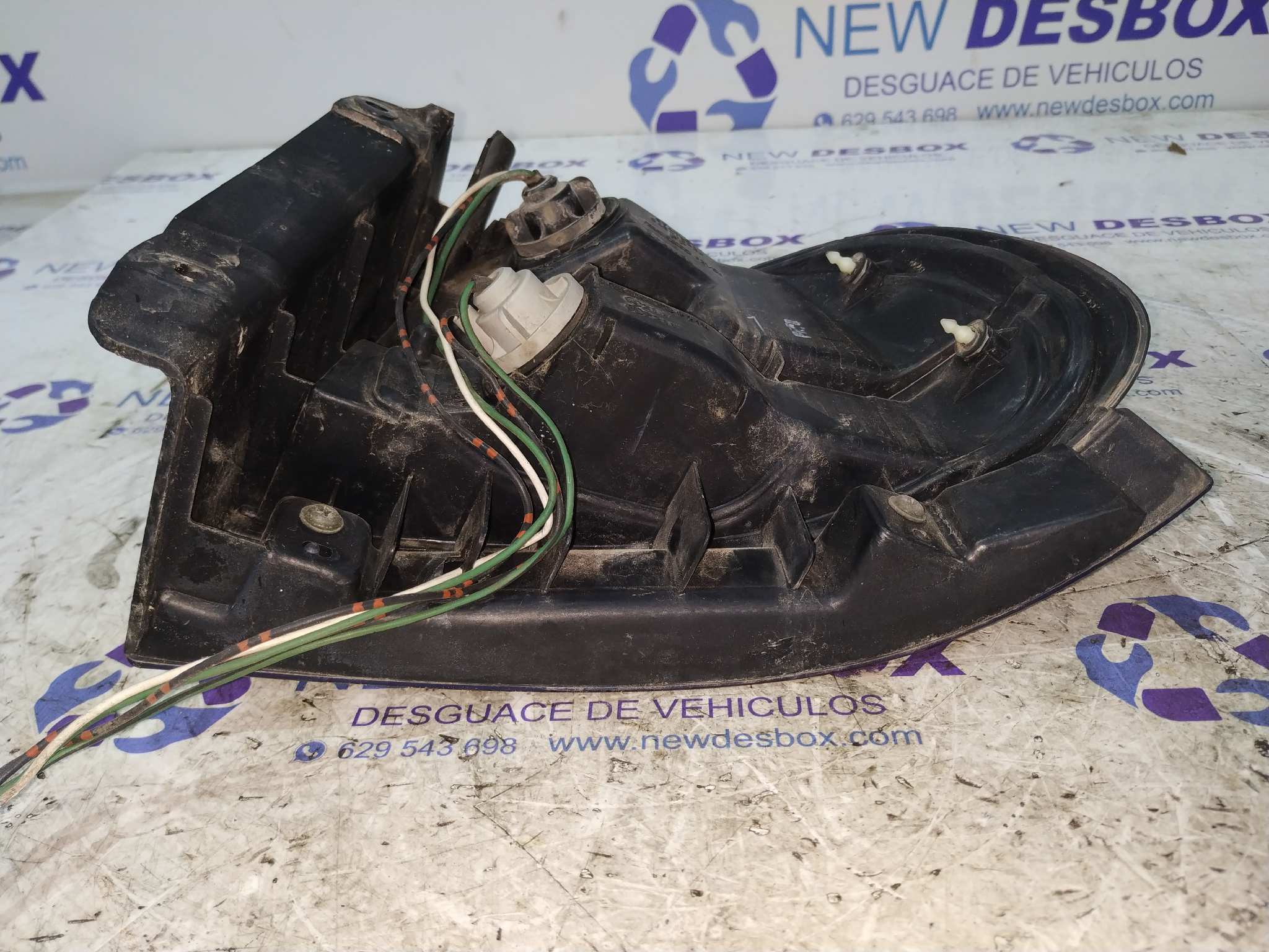 PILOTO TRASERO IZQUIERDO MAZDA 626 BERLINA/COUPE (GC) - vista 4