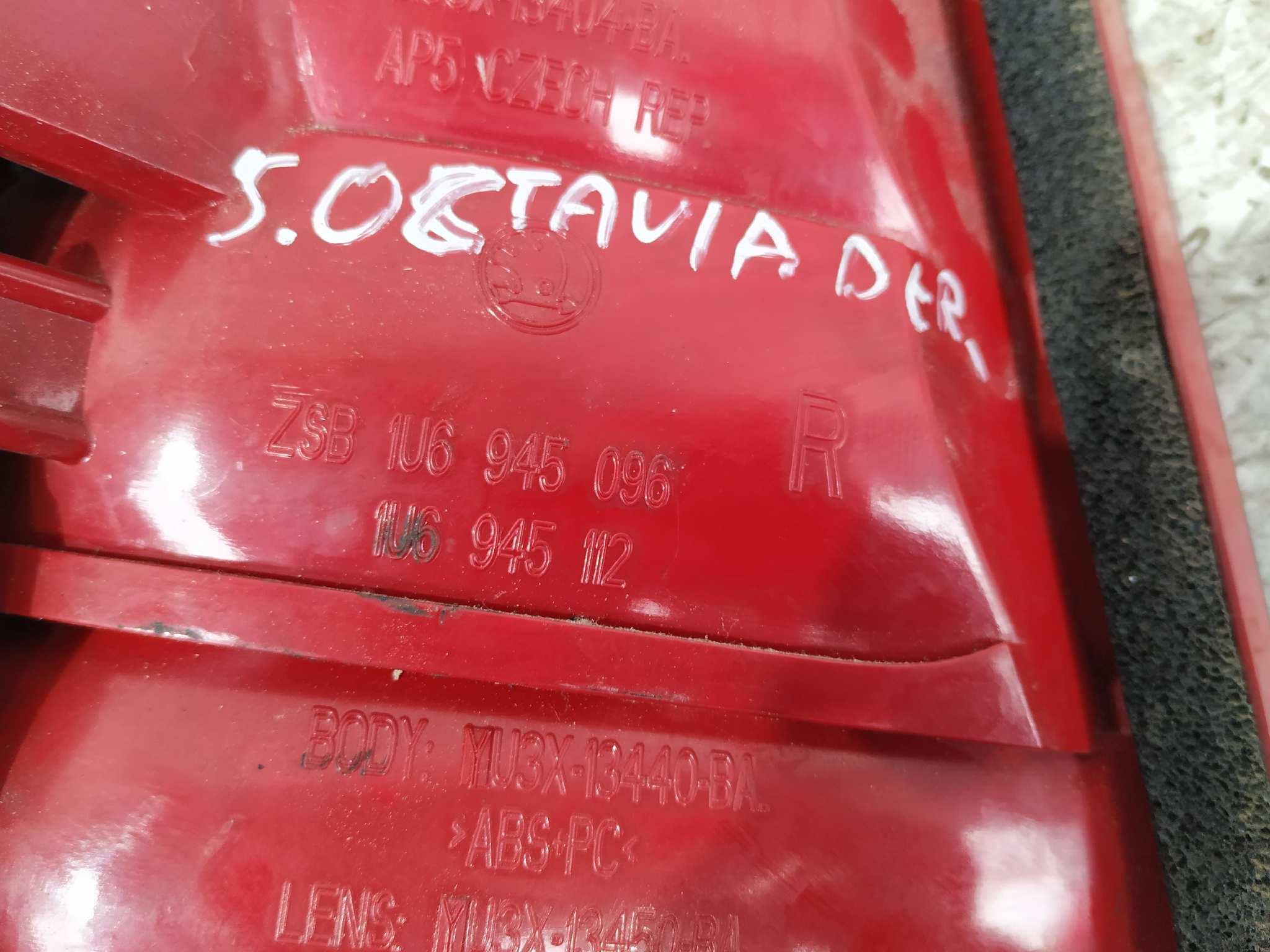 PILOTO TRASERO DERECHO SKODA OCTAVIA BERLINA (1U2) - vista 2