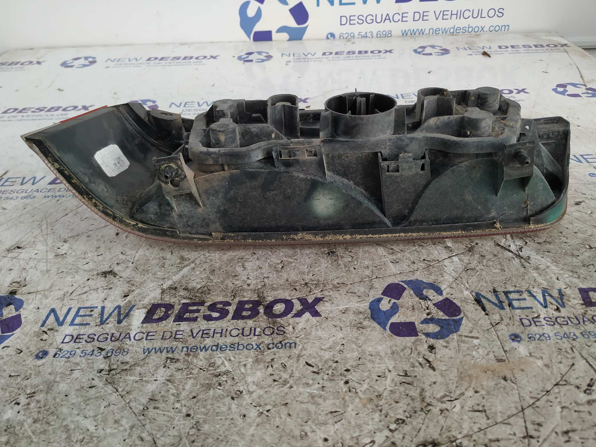 PILOTO TRASERO DERECHO SUZUKI SWIFT SF BERLINA (EA) - vista 2