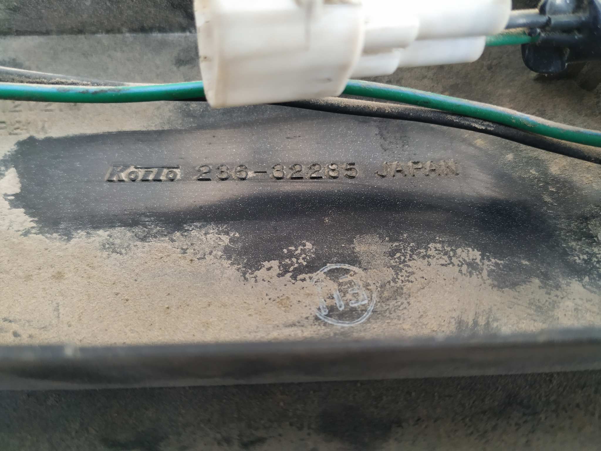 PILOTO TRASERO CENTRAL SUZUKI SWIFT SF BERLINA (MA) - vista 4