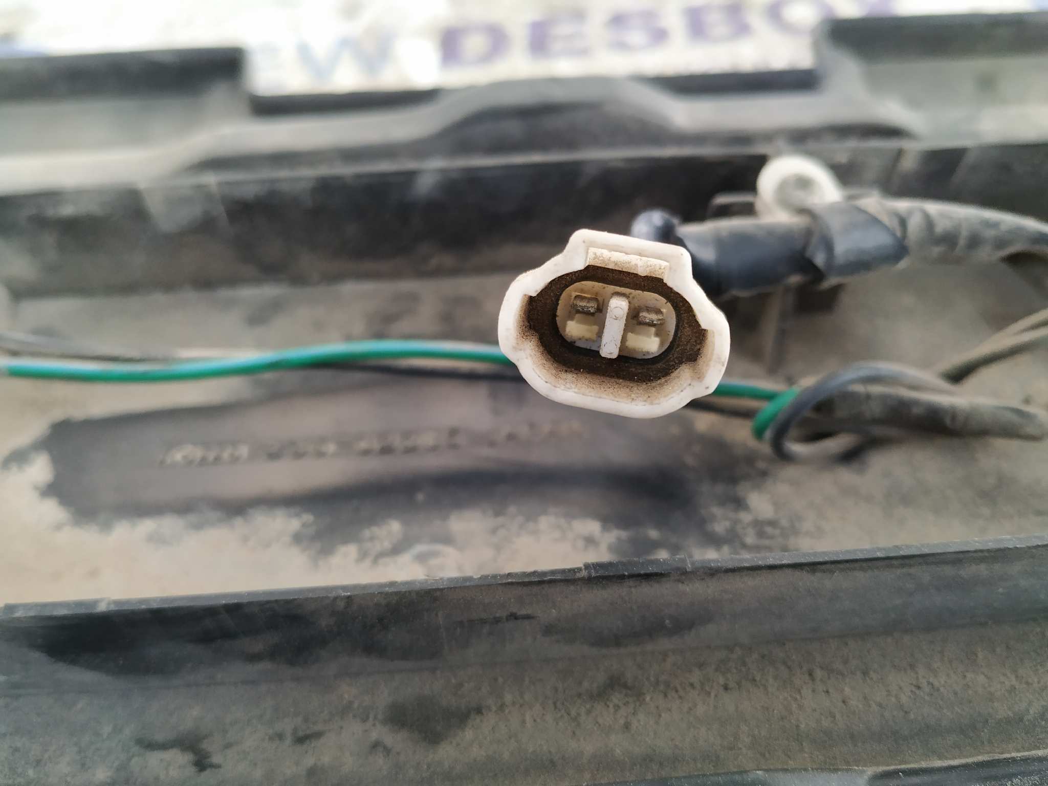 PILOTO TRASERO CENTRAL SUZUKI SWIFT SF BERLINA (MA) - vista 2