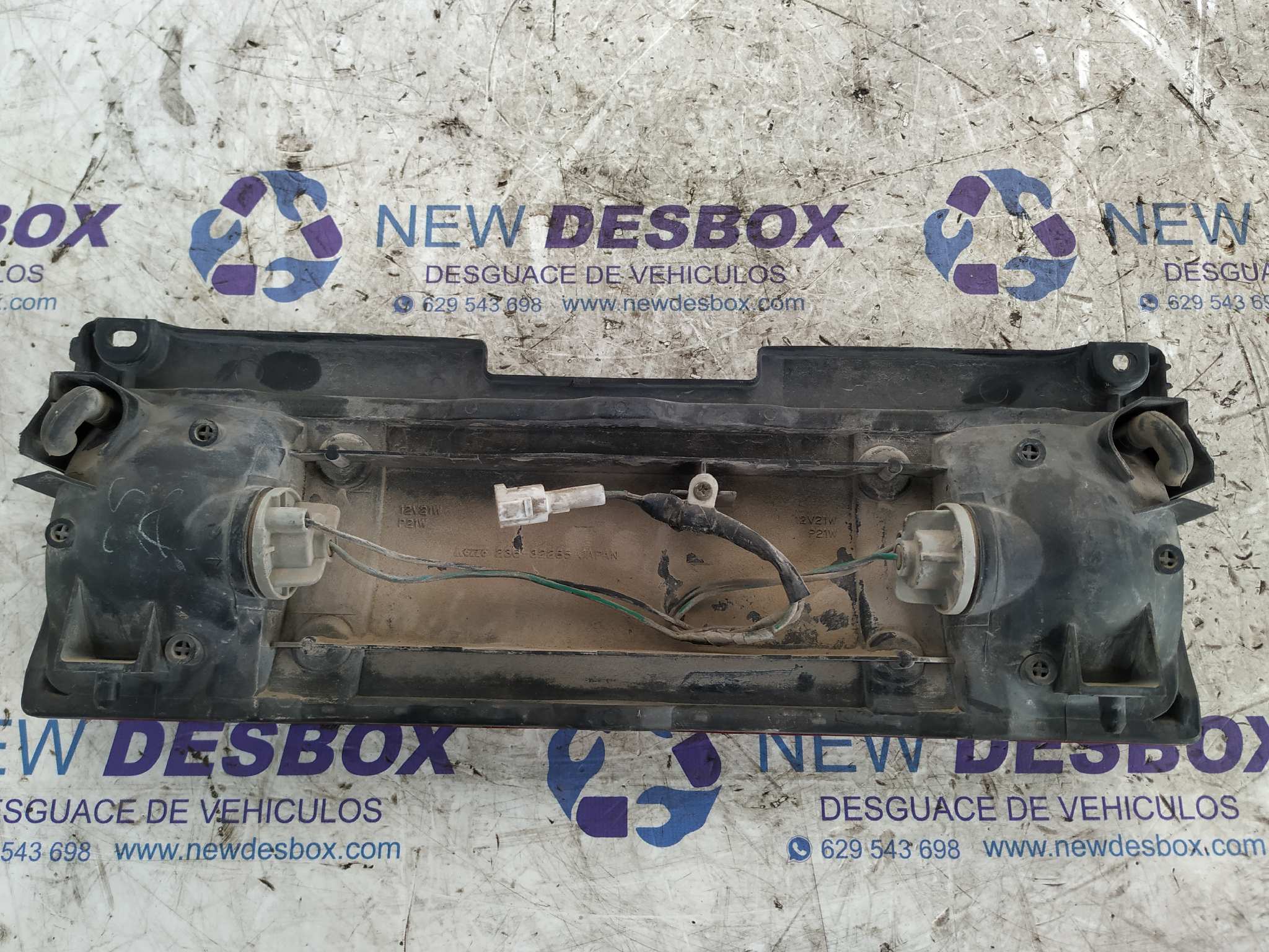 PILOTO TRASERO CENTRAL SUZUKI SWIFT SF BERLINA (MA) - vista 4