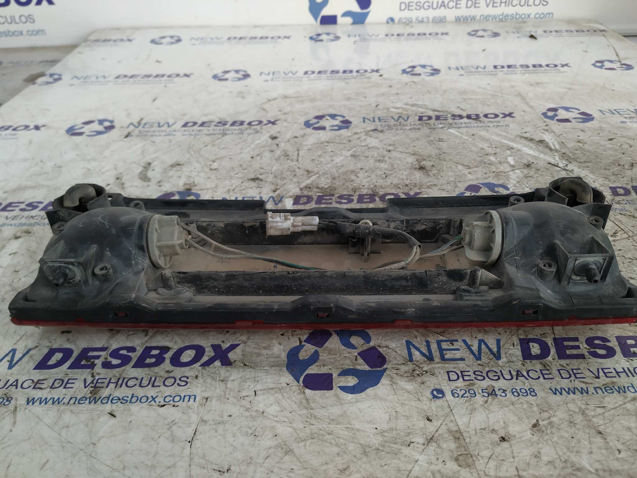 PILOTO TRASERO CENTRAL SUZUKI SWIFT SF BERLINA (MA) - vista 3