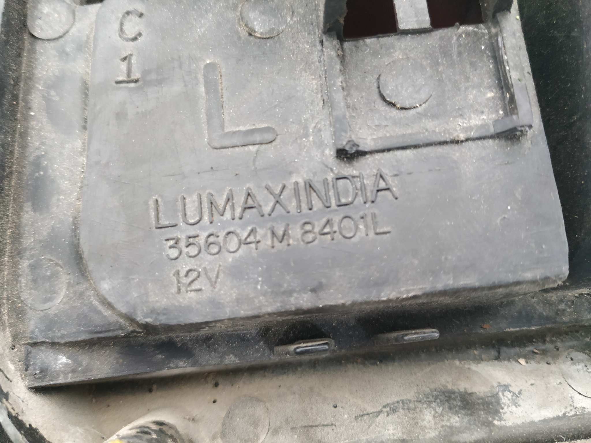 PILOTO TRASERO IZQUIERDO SUZUKI MARUTI 0.8 - vista 4