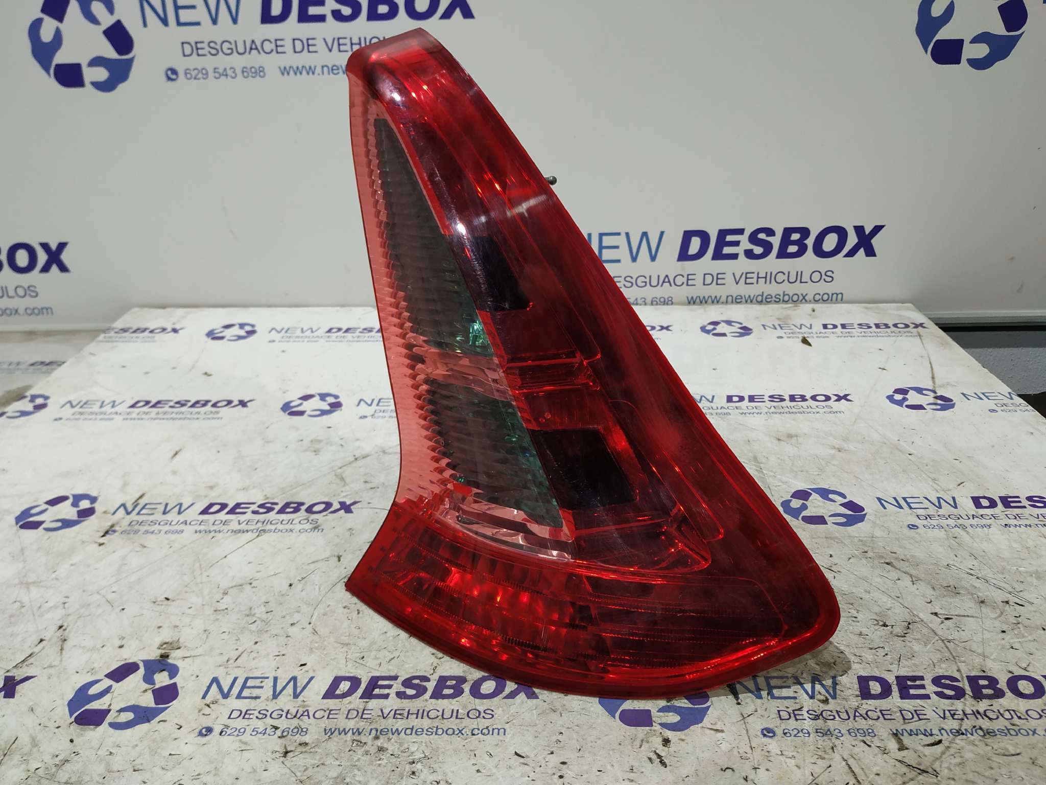 PILOTO TRASERO DERECHO CITROEN C4 BERLINA - vista 2