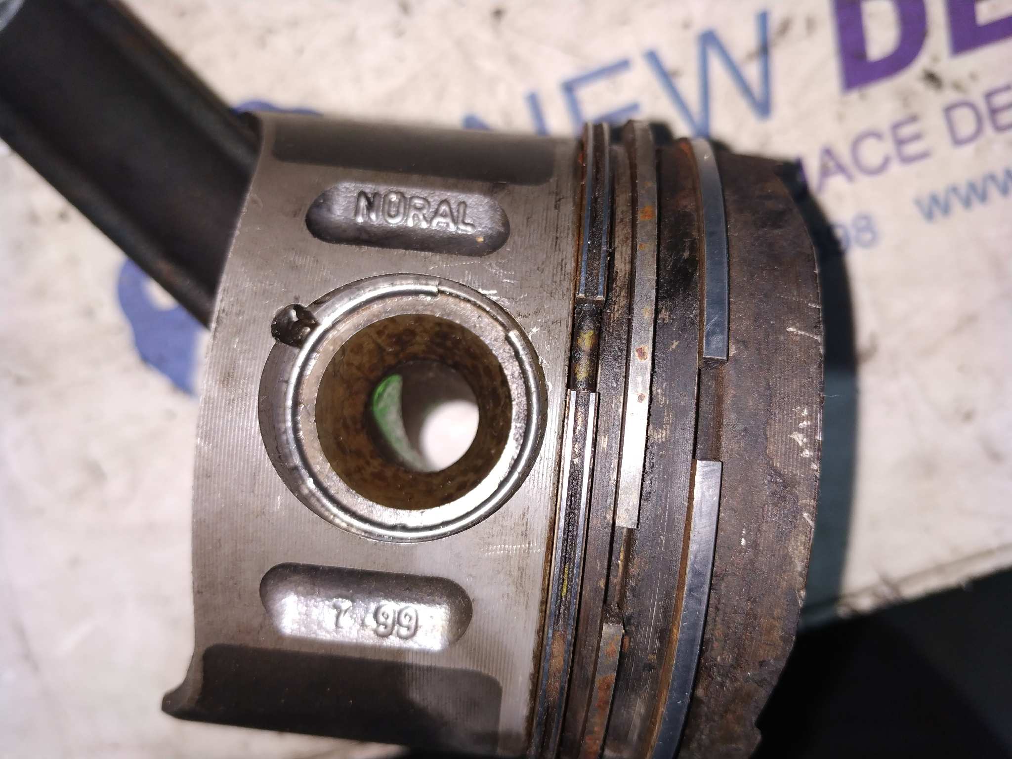 PISTON MERCEDES VITO (W638) - vista 3