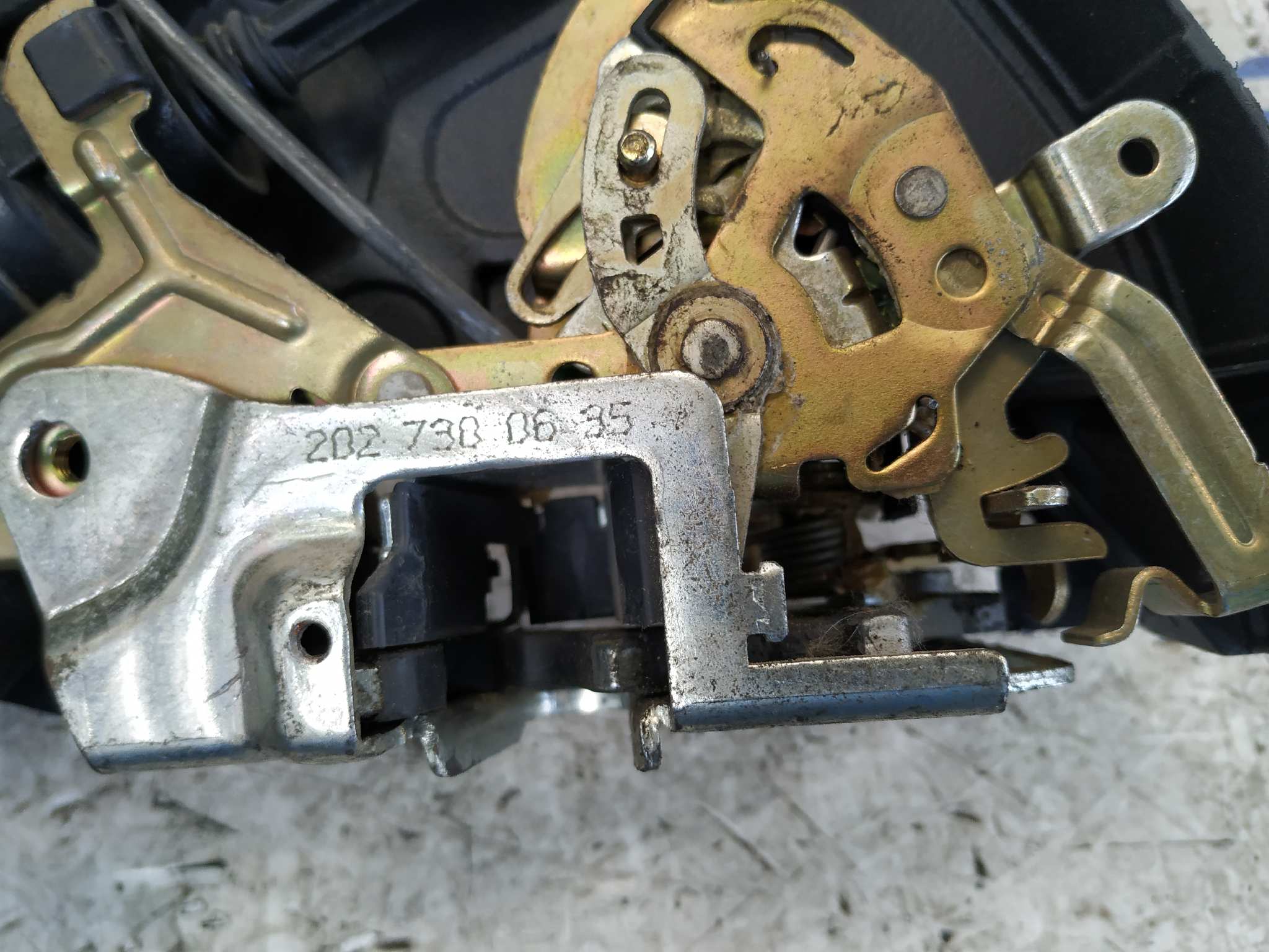 CERRADURA PUERTA TRASERA DERECHA MERCEDES CLASE C (W202) - vista 5