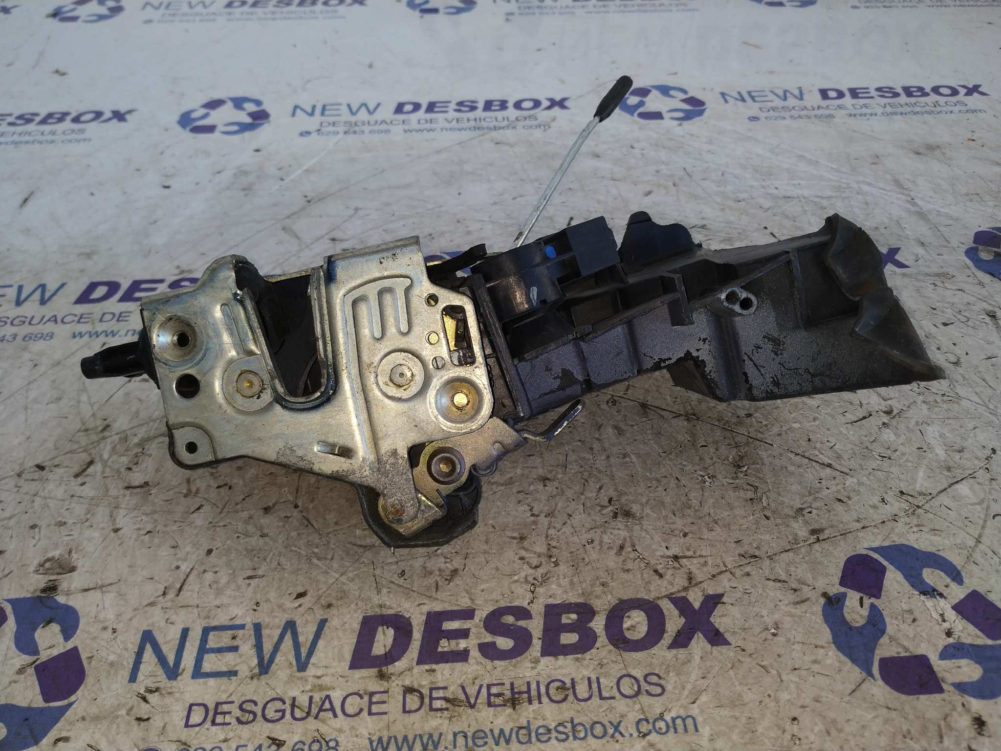 CERRADURA PUERTA DELANTERA DERECHA MERCEDES CLASE C (W202) - vista 2