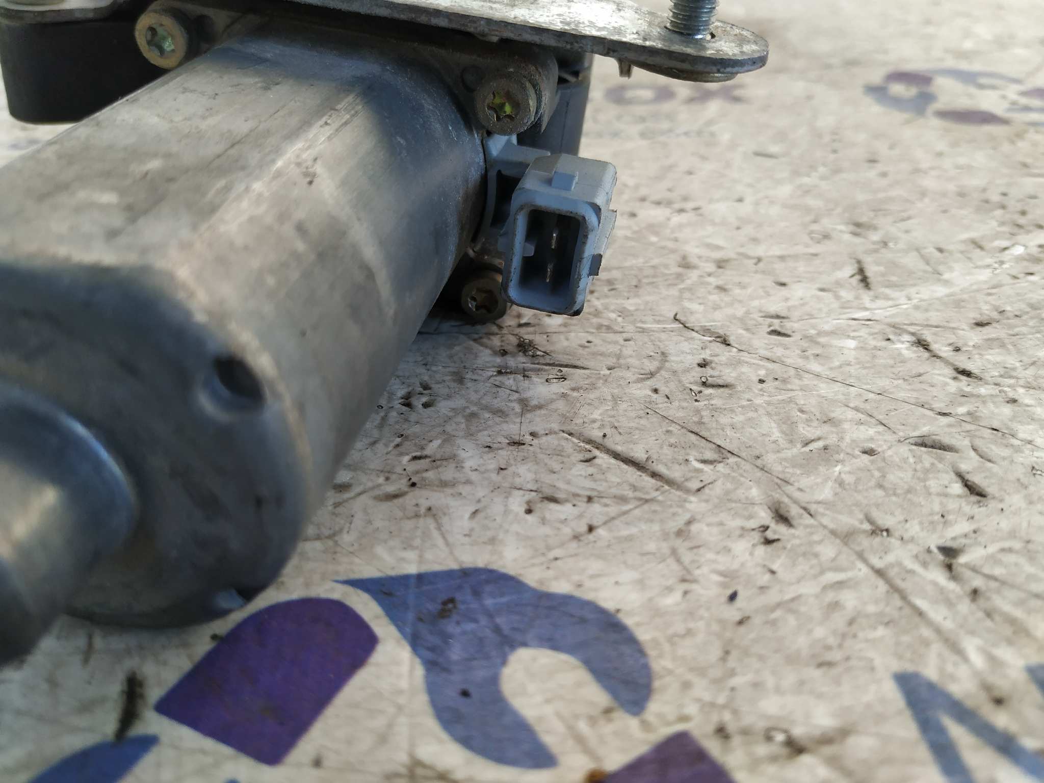 MOTOR ELEVALUNAS DELANTERO DERECHO MERCEDES VITO (W638) - vista 2