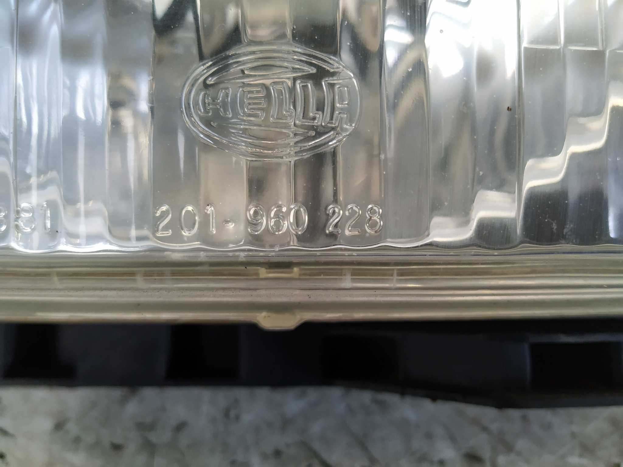 FARO DERECHO MERCEDES MB 100 - vista 3