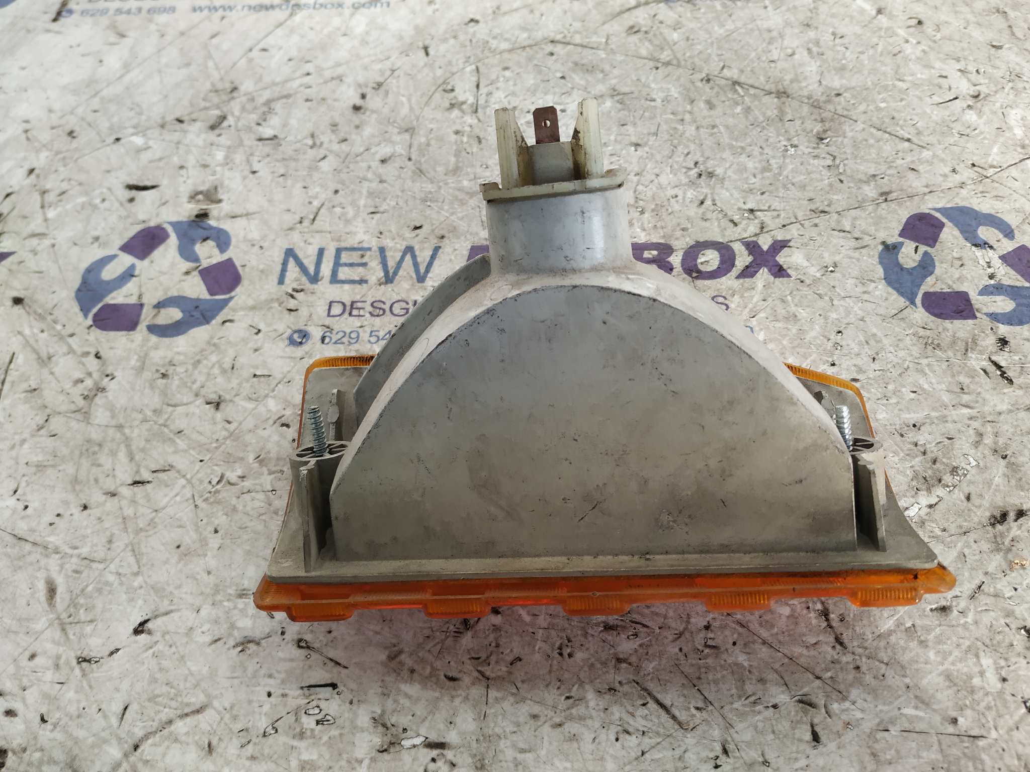 PILOTO DELANTERO IZQUIERDO MERCEDES MB 100 - vista 3