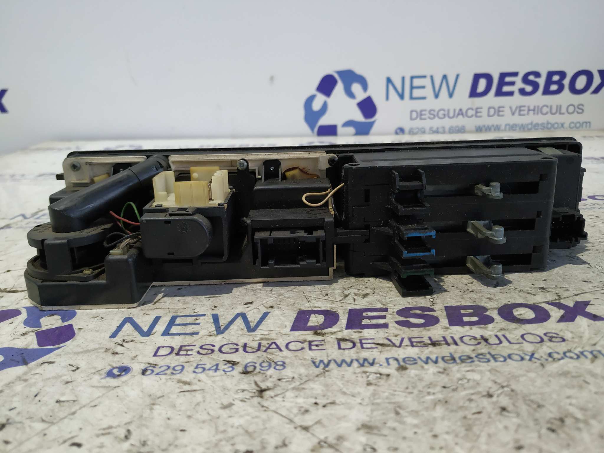 MANDO CALEFACCION / AIRE ACONDICIONADO BMW SERIE 5 BERLINA (E34) - vista 8