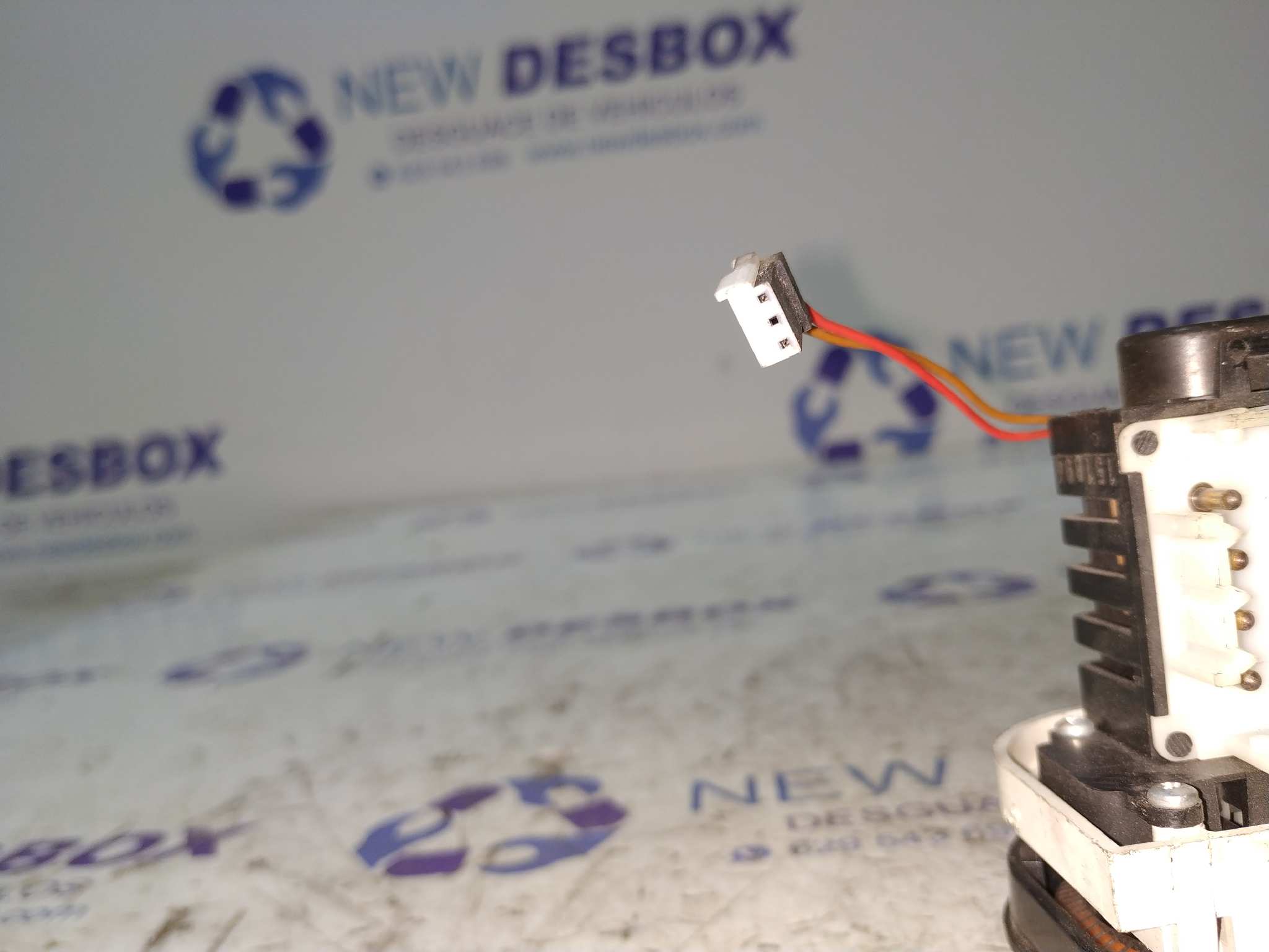 MANDO CALEFACCION / AIRE ACONDICIONADO BMW SERIE 3 BERLINA (E36) - vista 3