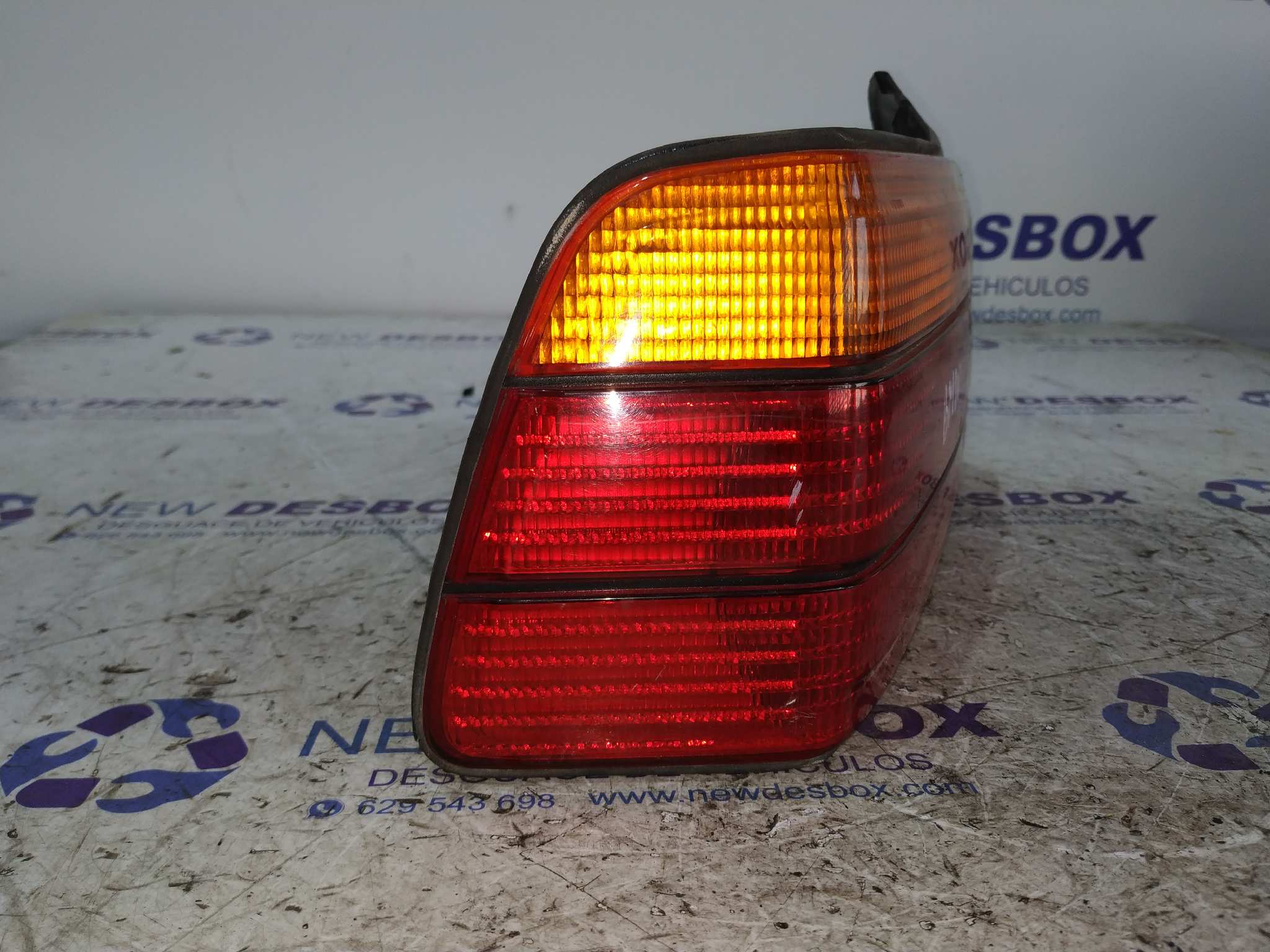 PILOTO TRASERO IZQUIERDO BMW SERIE 3 COUPE (E36) - vista 2