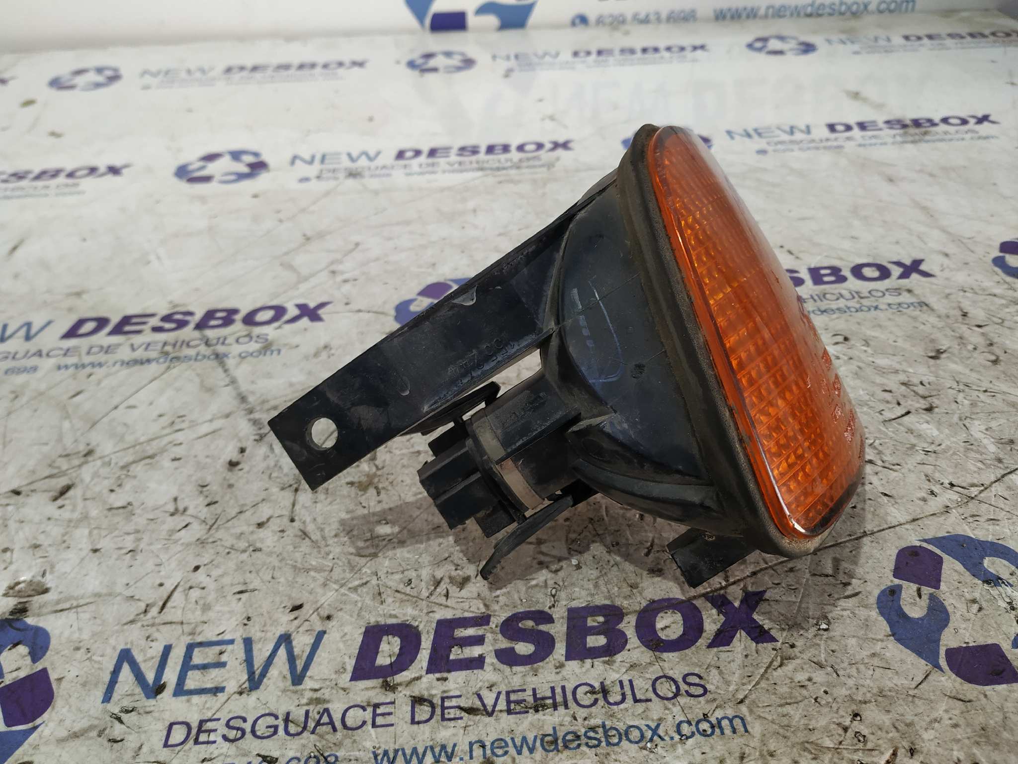 PILOTO DELANTERO DERECHO BMW SERIE 5 BERLINA (E34) - vista 2