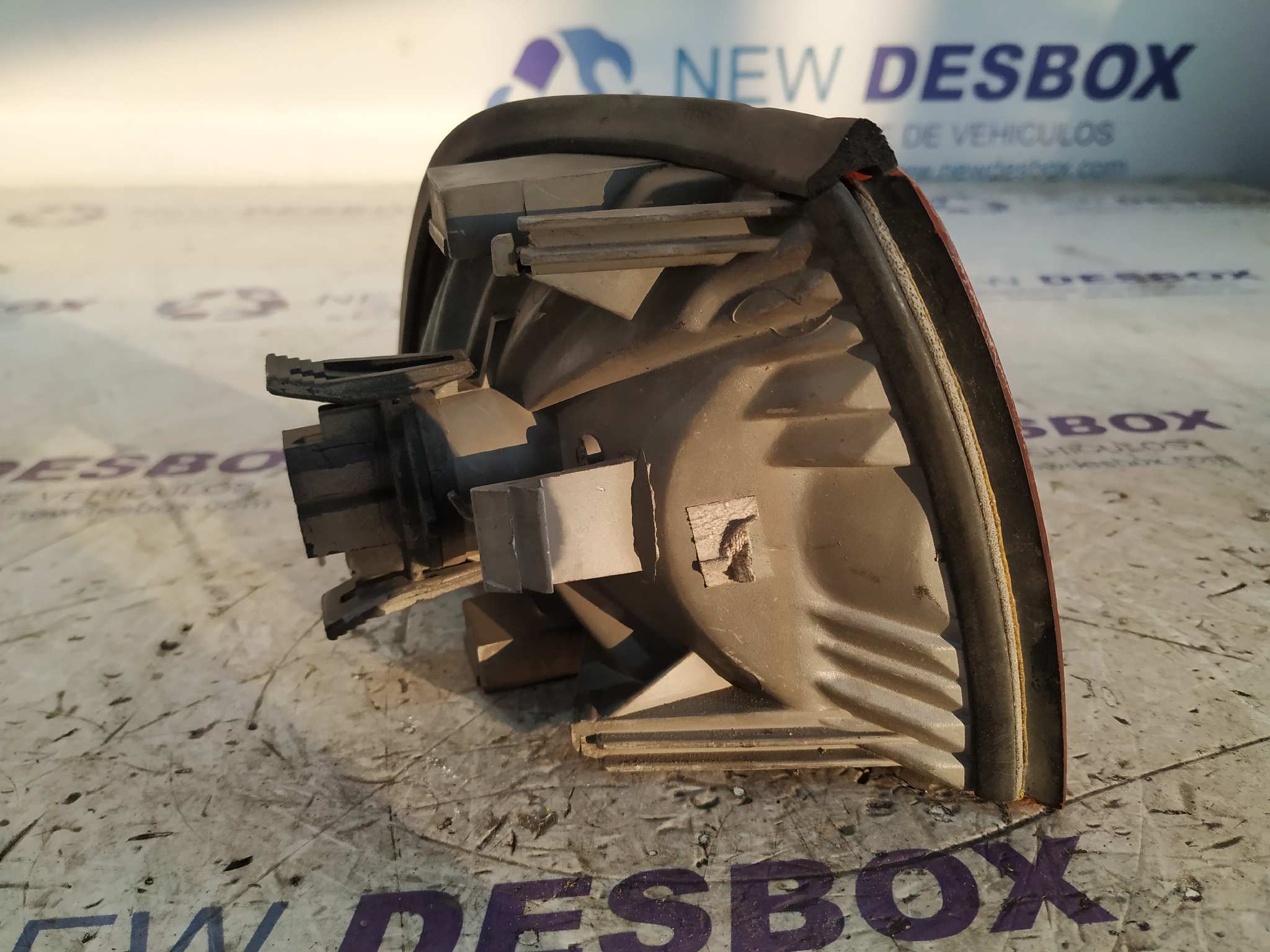 PILOTO DELANTERO IZQUIERDO BMW SERIE 3 COMPACTO (E36) - vista 2