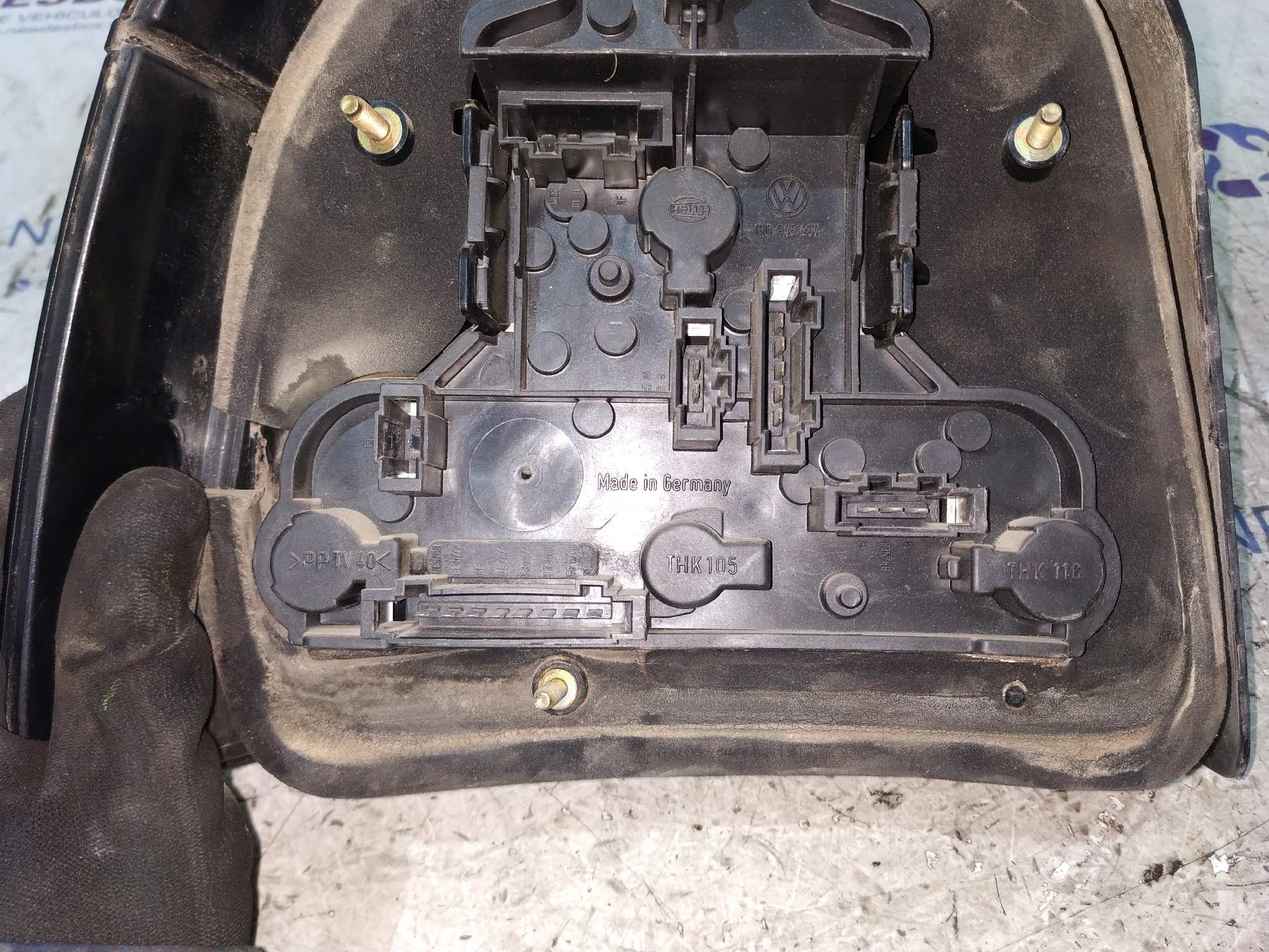 PILOTO TRASERO DERECHO VOLKSWAGEN GOLF III BERLINA (1H1) - vista 5