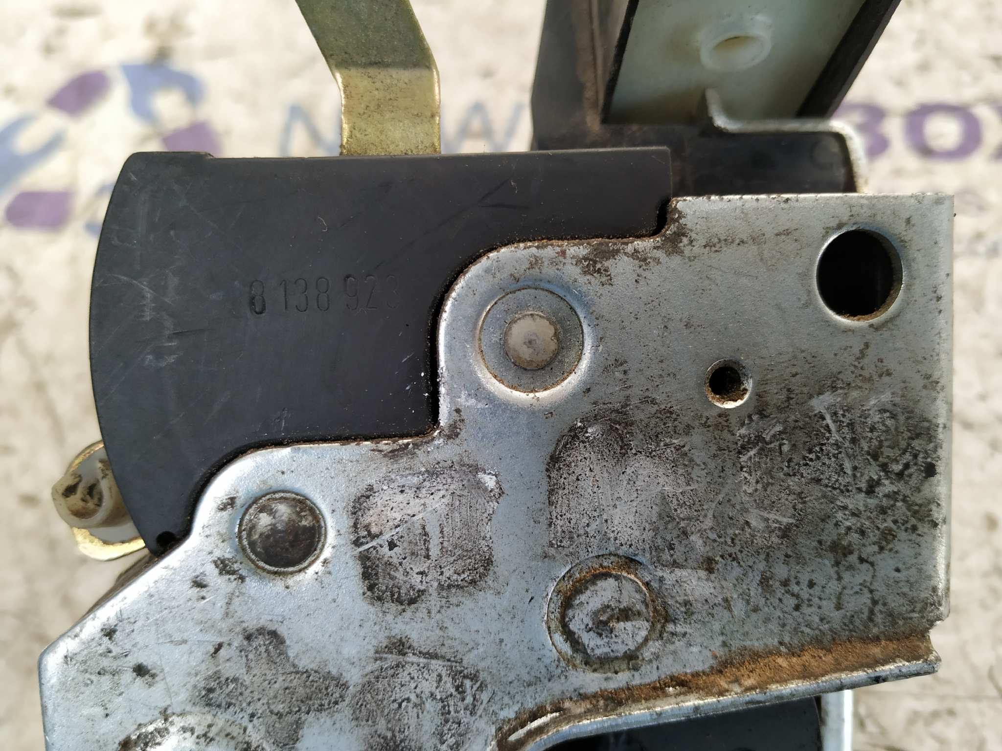 CERRADURA PUERTA DELANTERA IZQUIERDA BMW SERIE 5 BERLINA (E34) - vista 3